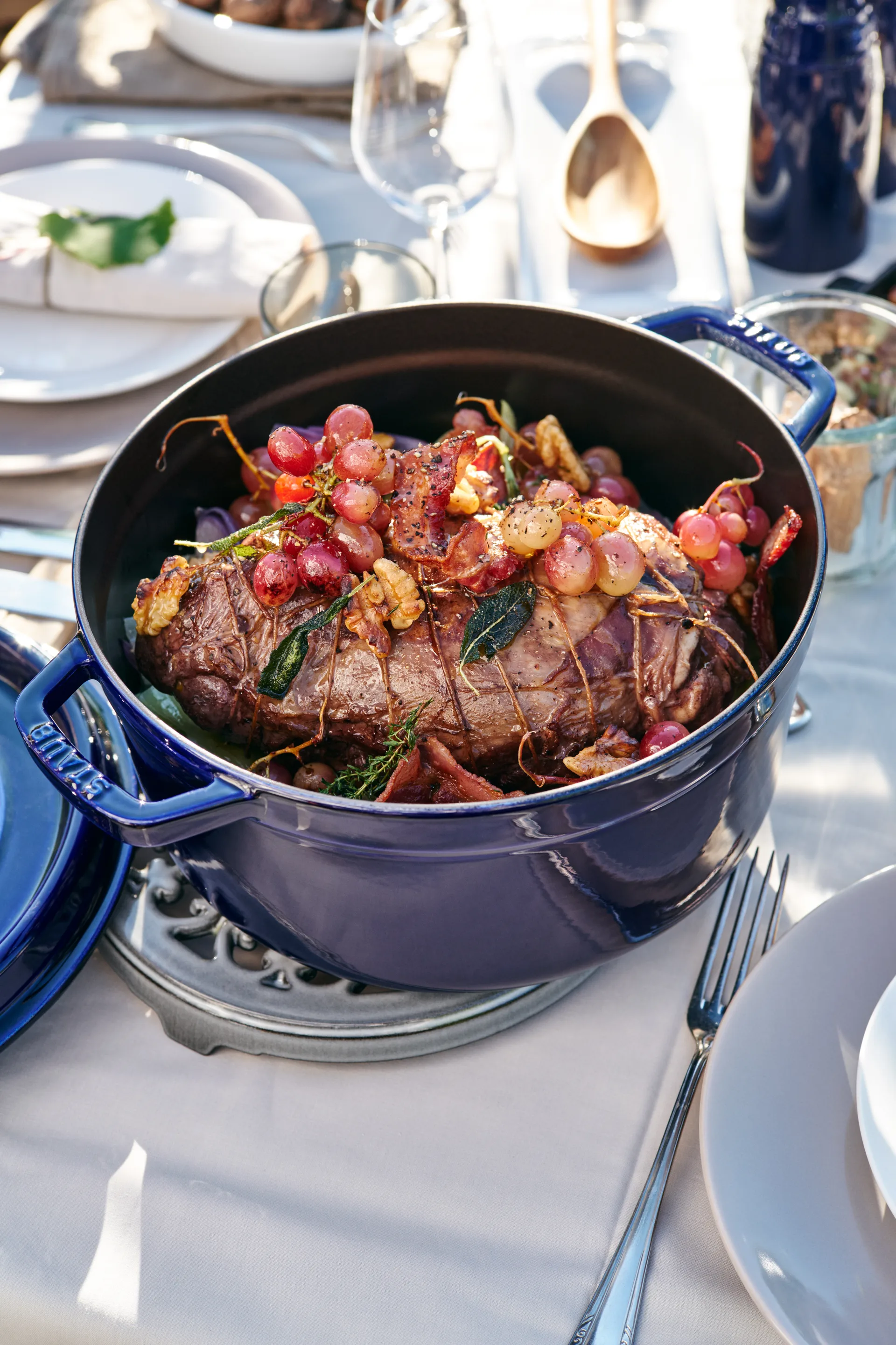 Staub okrągły garnek z żeliwa, trójwarstwowa emalia 5,2 l, ciemnoniebieski STAUB