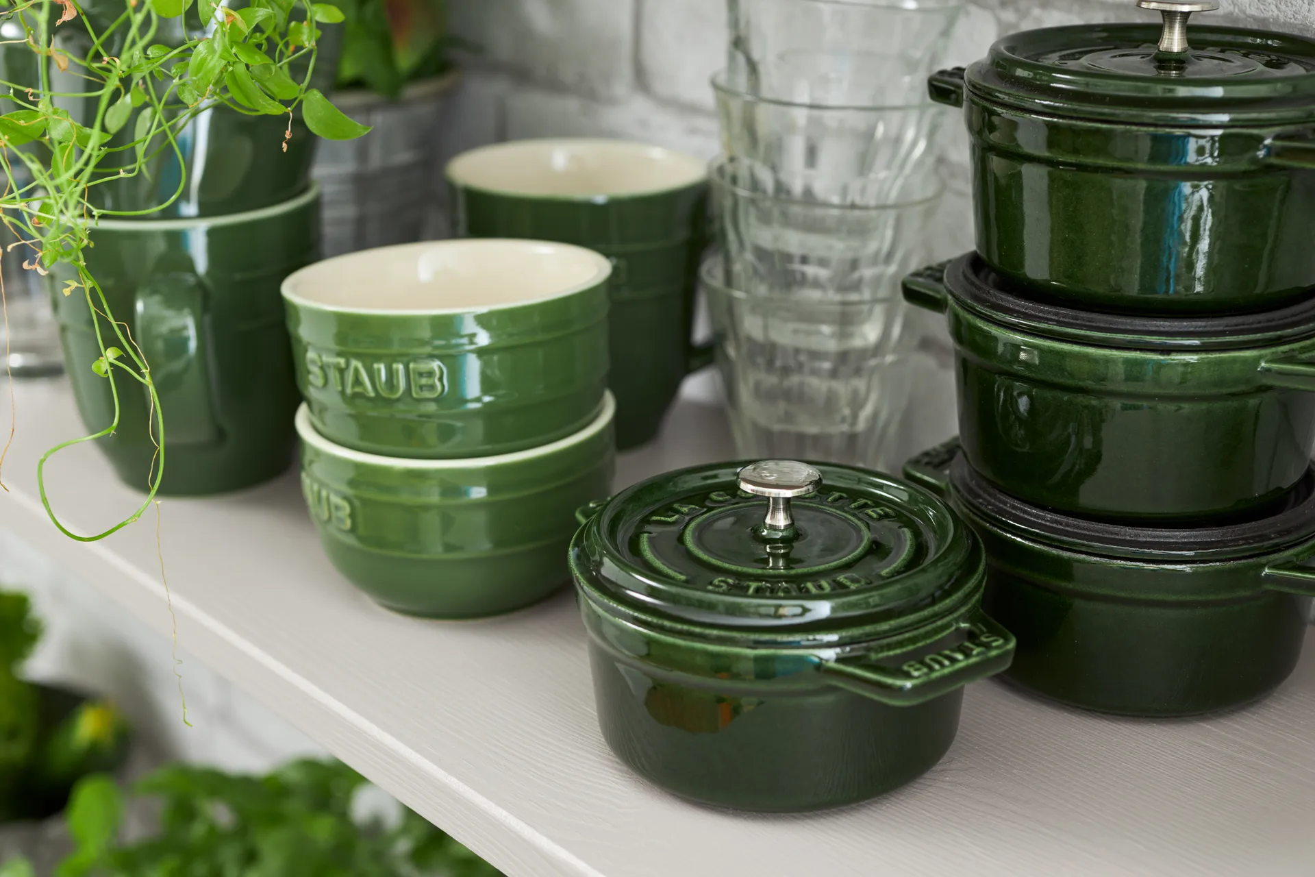 Staub okrągły garnek żeliwny La Cocotte 0,25 L, Bazyliowa zieleń STAUB