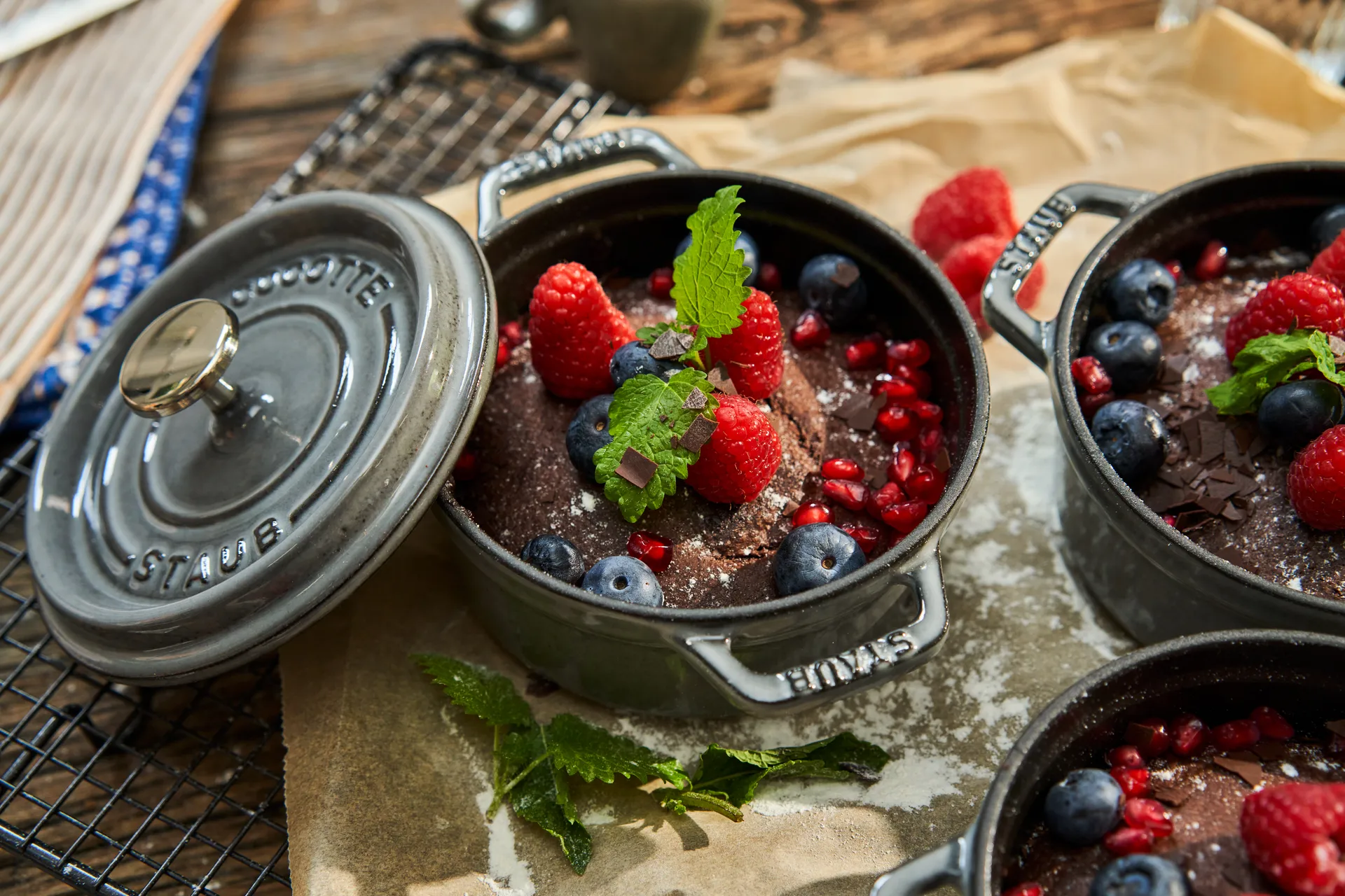 Staub okrągły garnek żeliwny La Cocotte 0,4 L, Grafitowy STAUB