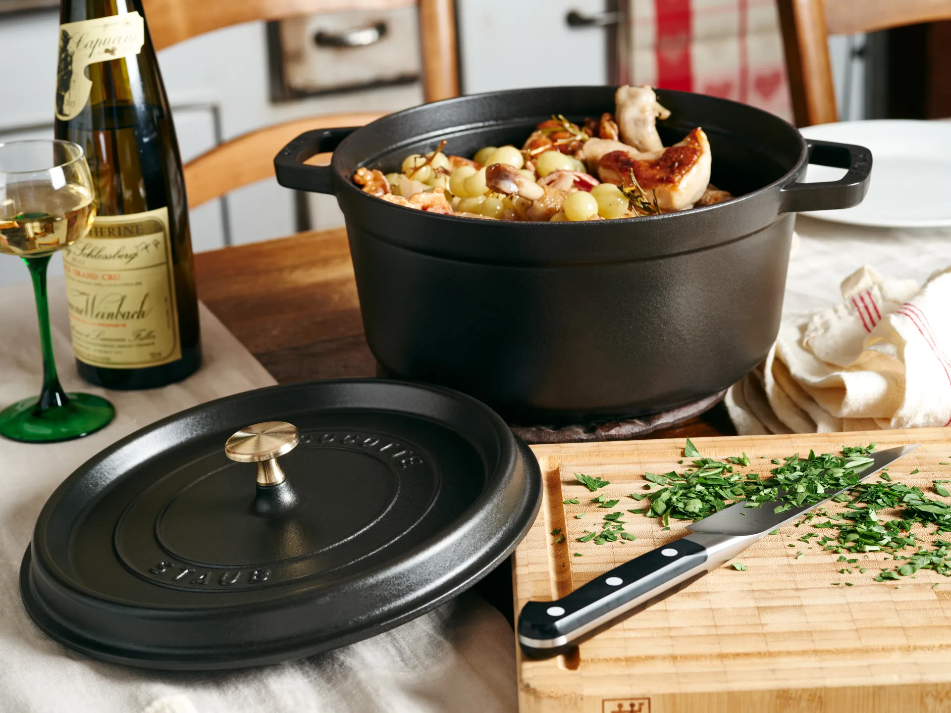 Staub okrągły garnek żeliwny La Cocotte 12,6 L, Czarny STAUB