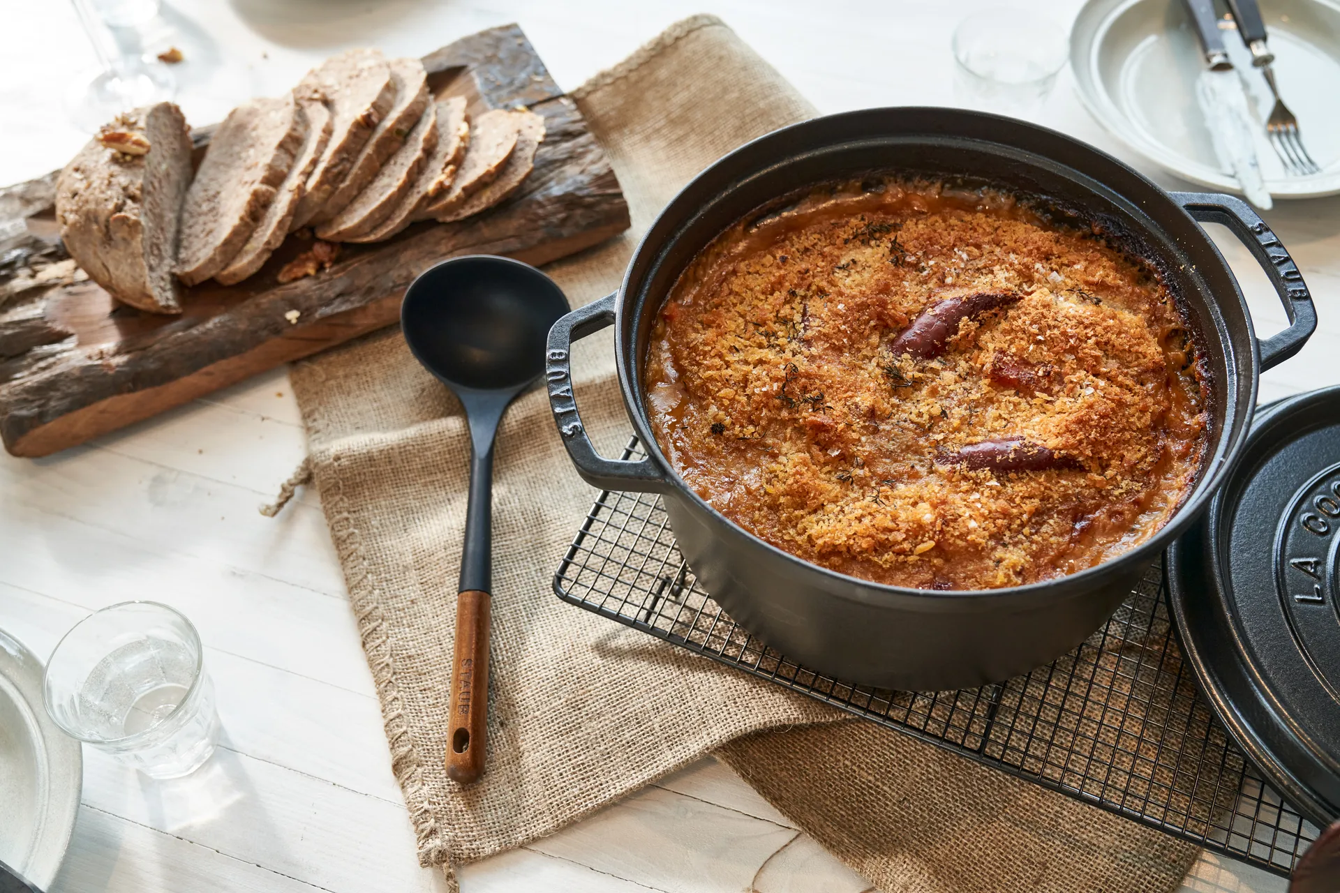 Staub okrągły garnek żeliwny La Cocotte 12,6 L, Czarny STAUB