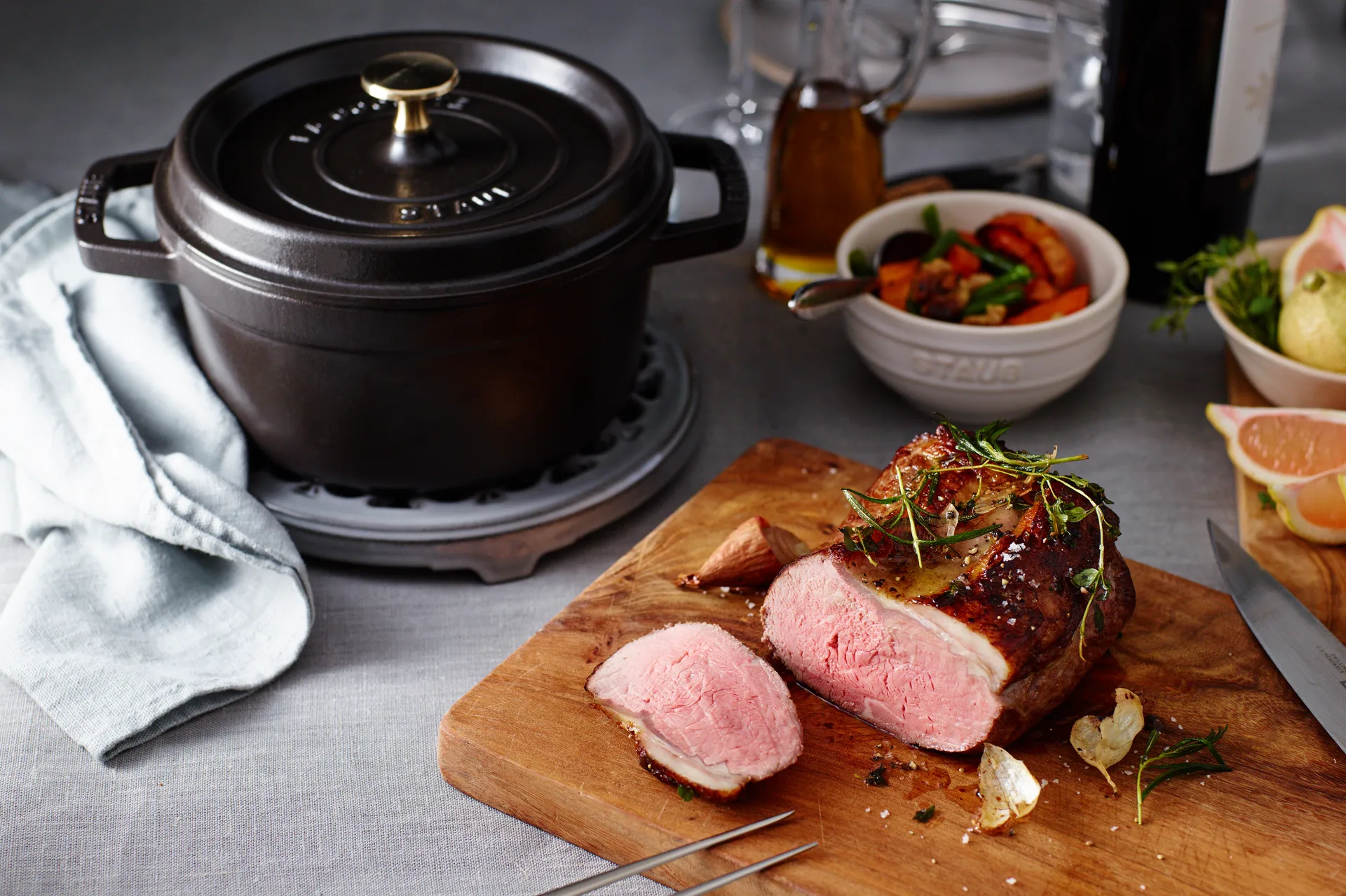 Staub okrągły garnek żeliwny La Cocotte 2,2 L, Czarny STAUB