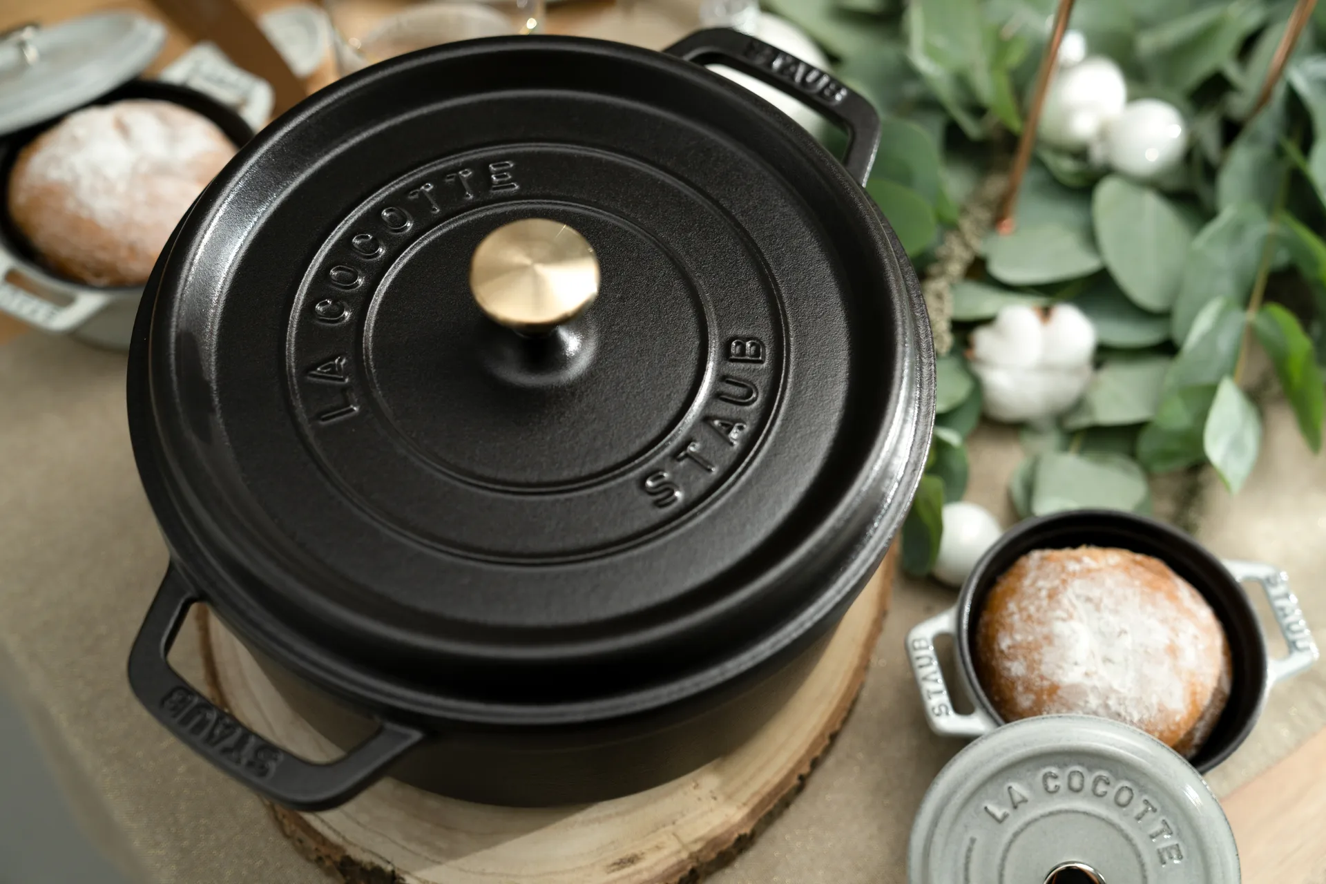 Staub okrągły garnek żeliwny La Cocotte 2,6 L, Czarny STAUB