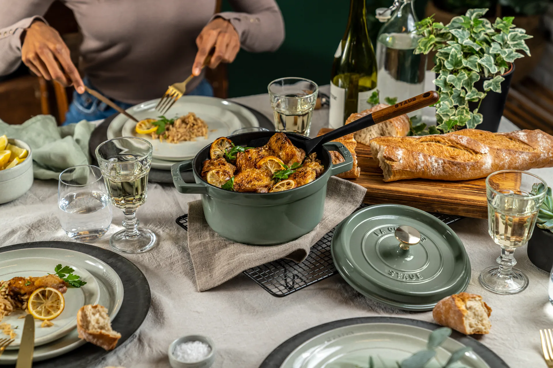 Staub okrągły garnek żeliwny La Cocotte 3,8 L, Eukaliptus STAUB