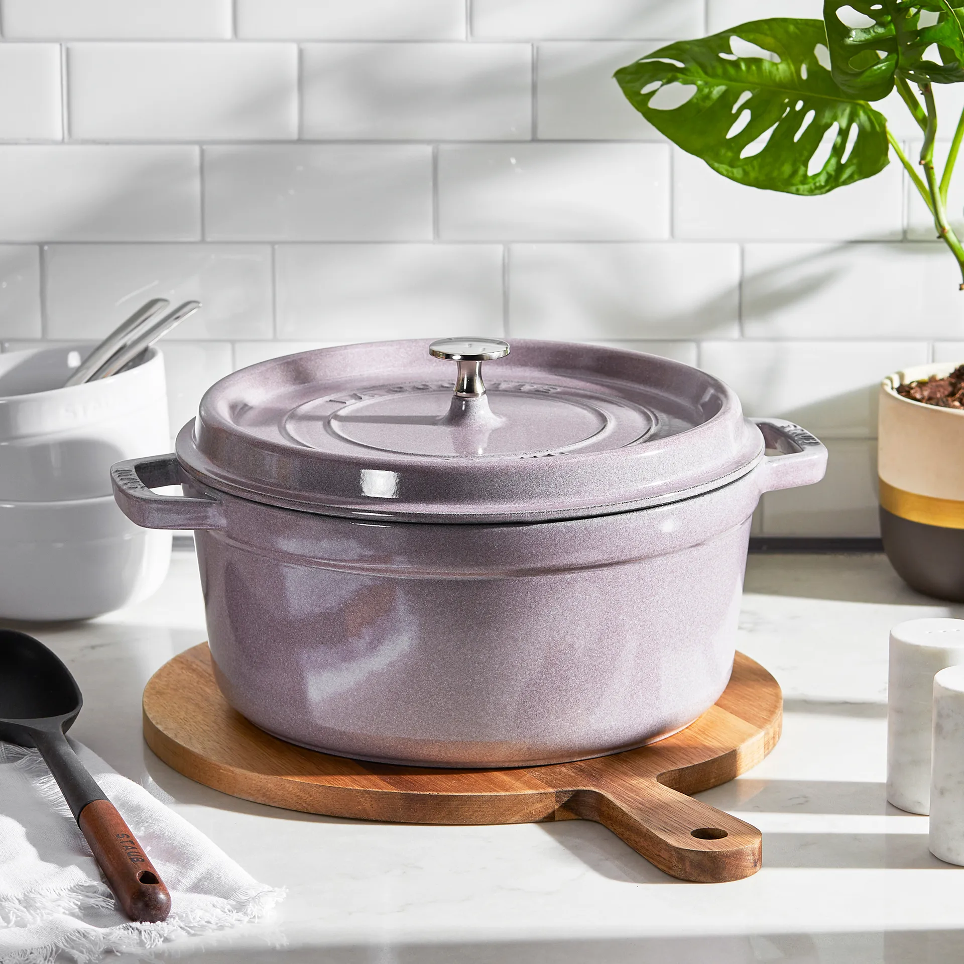 Staub okrągły garnek żeliwny La Cocotte 5,2 L, Cherry Blossom STAUB