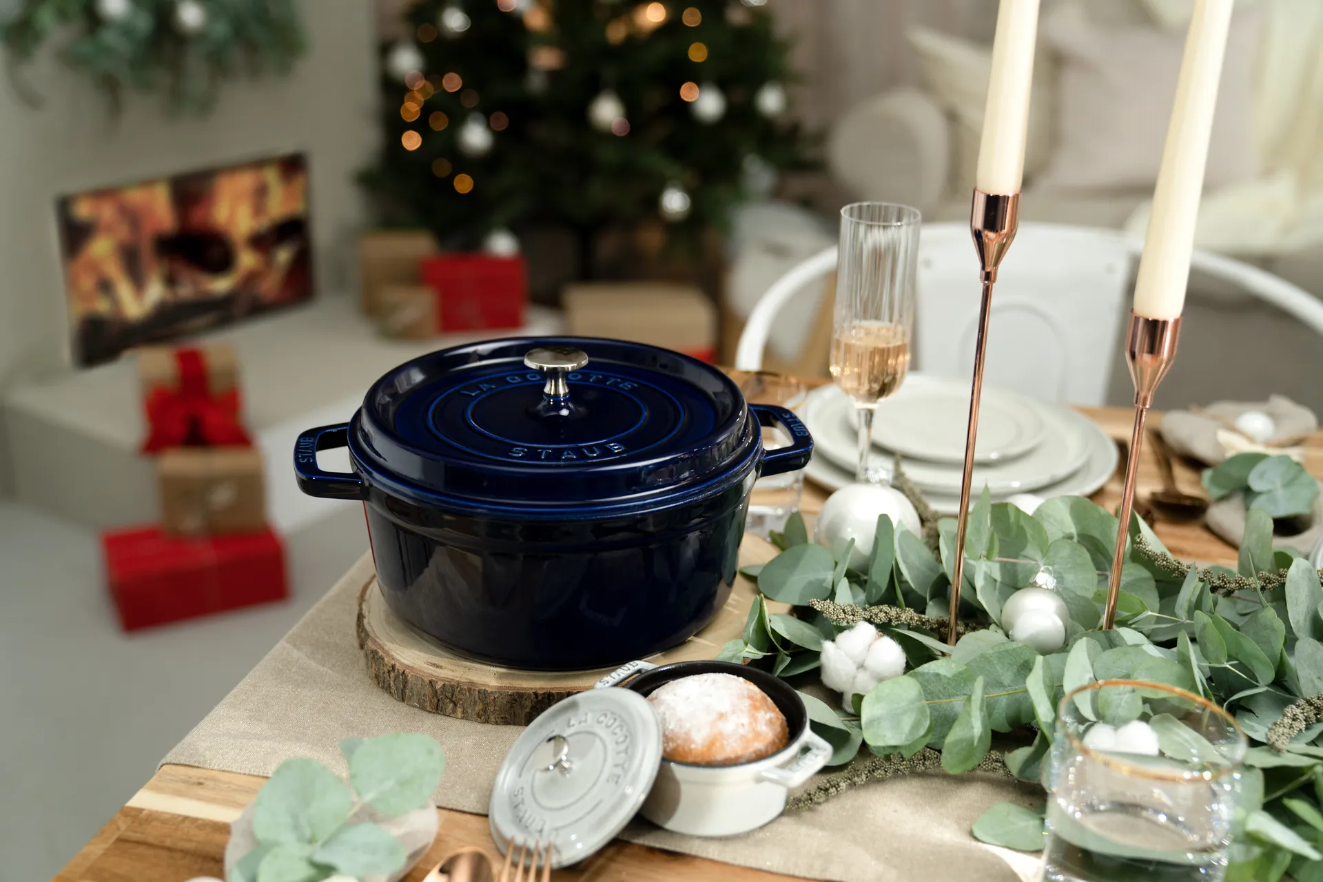 Staub okrągły garnek żeliwny La Cocotte 8,4 L, Ciemnoniebieski STAUB