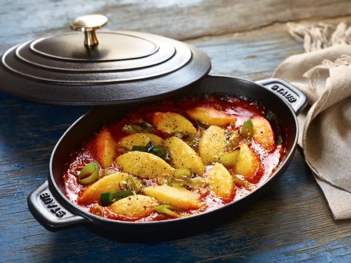 Staub owalne naczynie do zapiekania z pokrywką  23 cm, Czarny STAUB