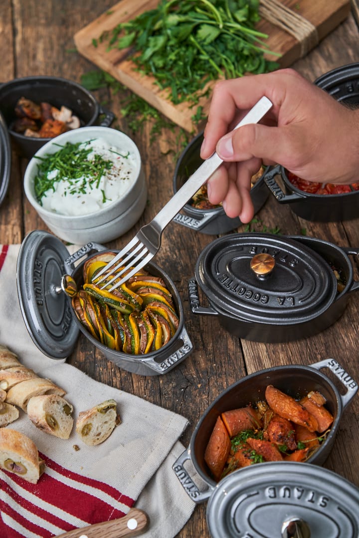 Staub owalny garnek żeliwny La Cocotte 0,6 L, Czarny STAUB