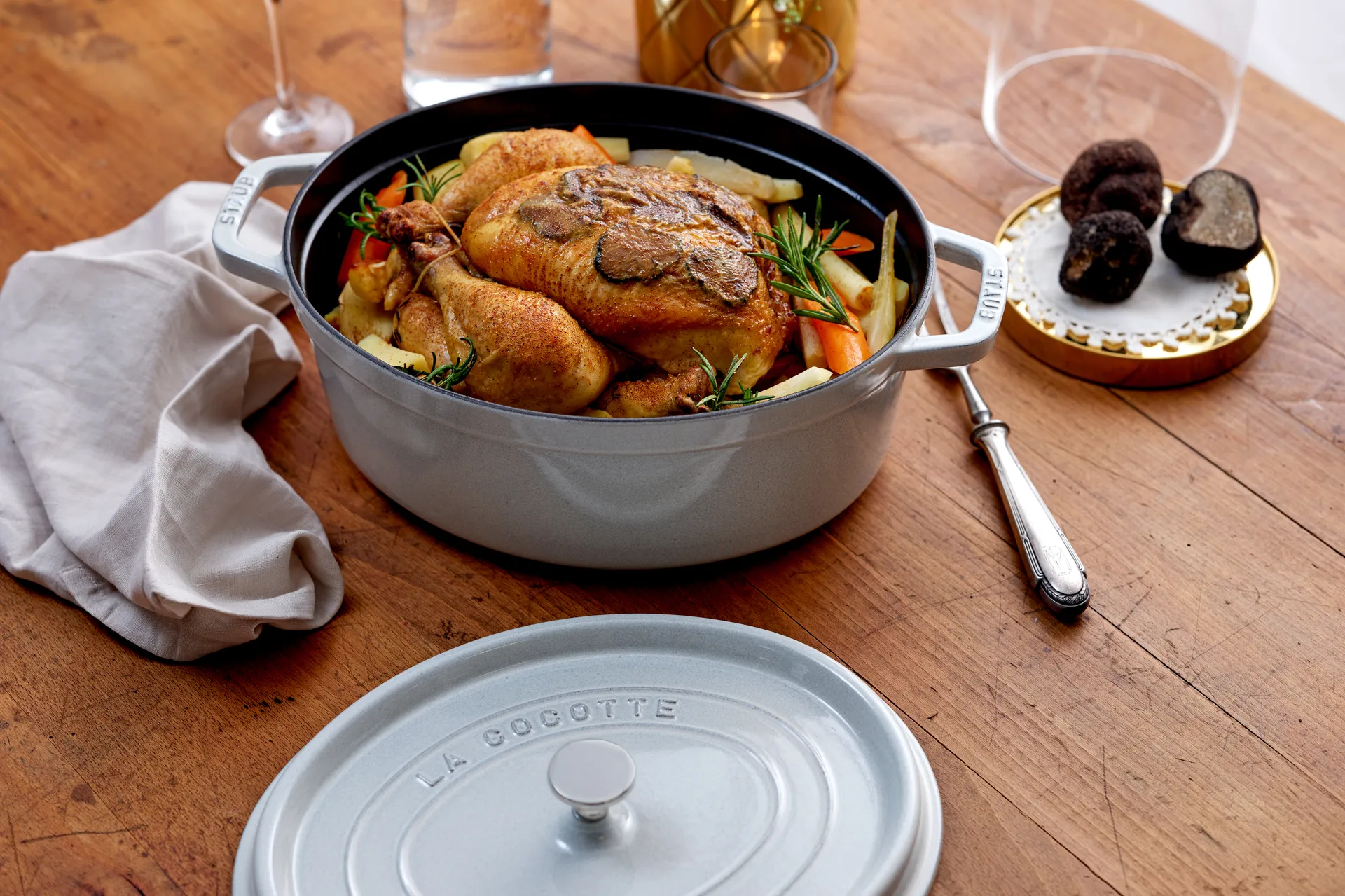Staub owalny garnek żeliwny La Cocotte 6,7 L, White truffle STAUB