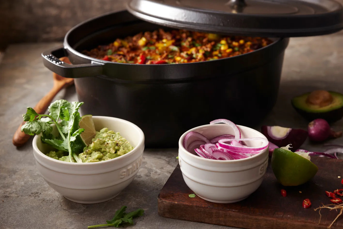 Staub owalny garnek żeliwny La Cocotte 8 L, Czarny STAUB