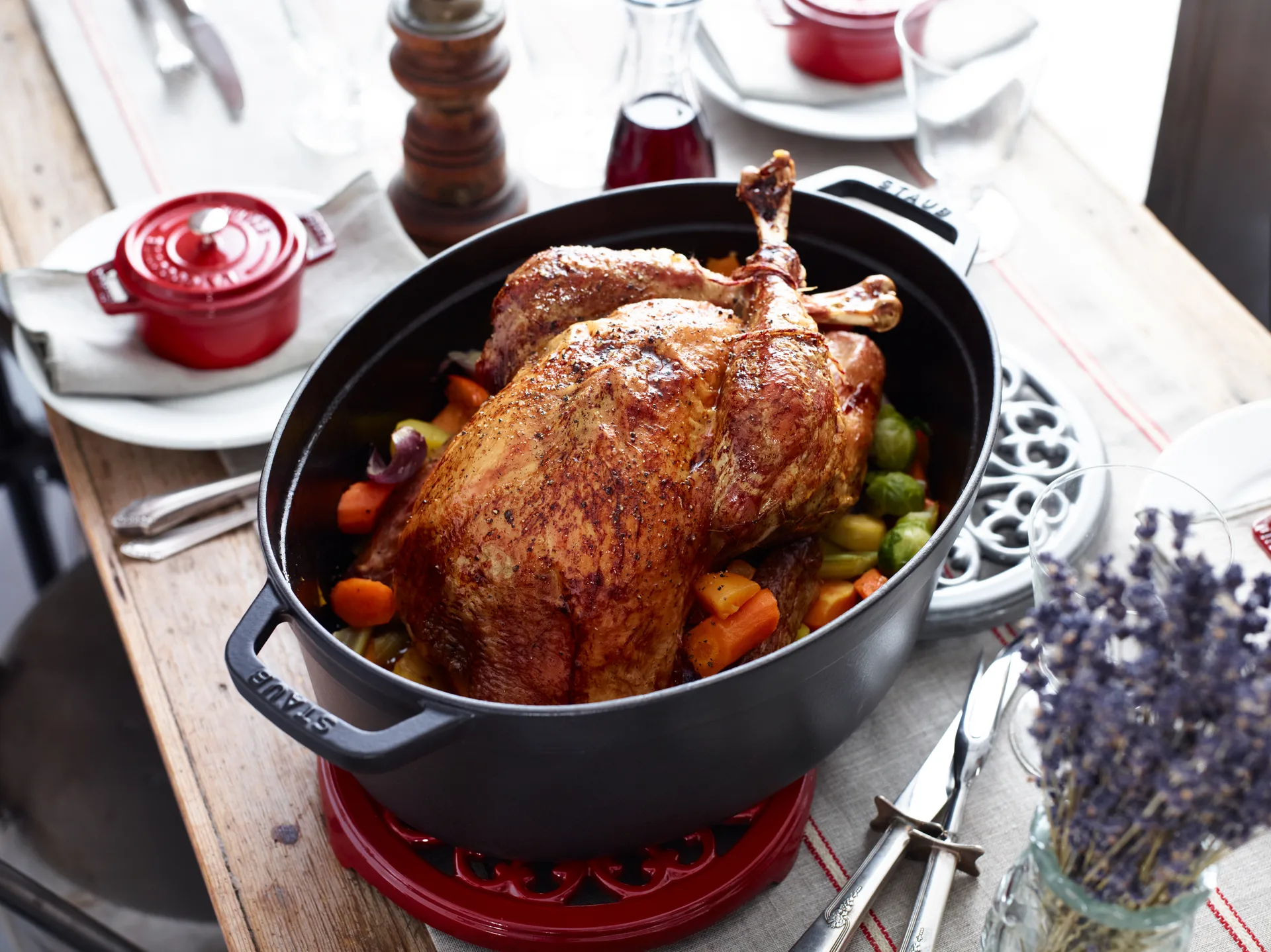 Staub owalny garnek żeliwny La Cocotte 8 L, Czarny STAUB