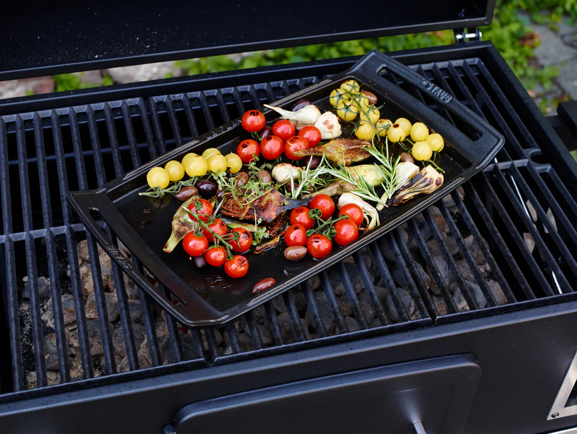 Staub Teppanyaki taca z uchwytami 38x25 cm, Czarny STAUB