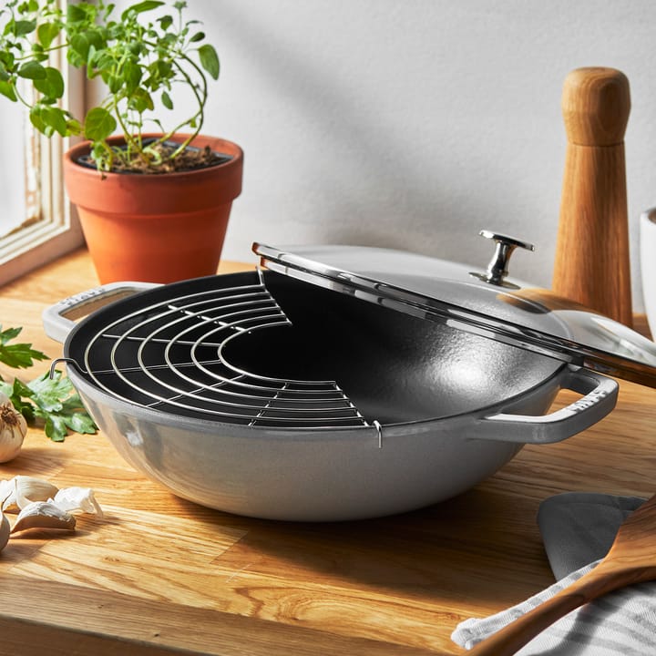 Staub wok żeliwny z pokrywą Ø30 cm, White truffle STAUB