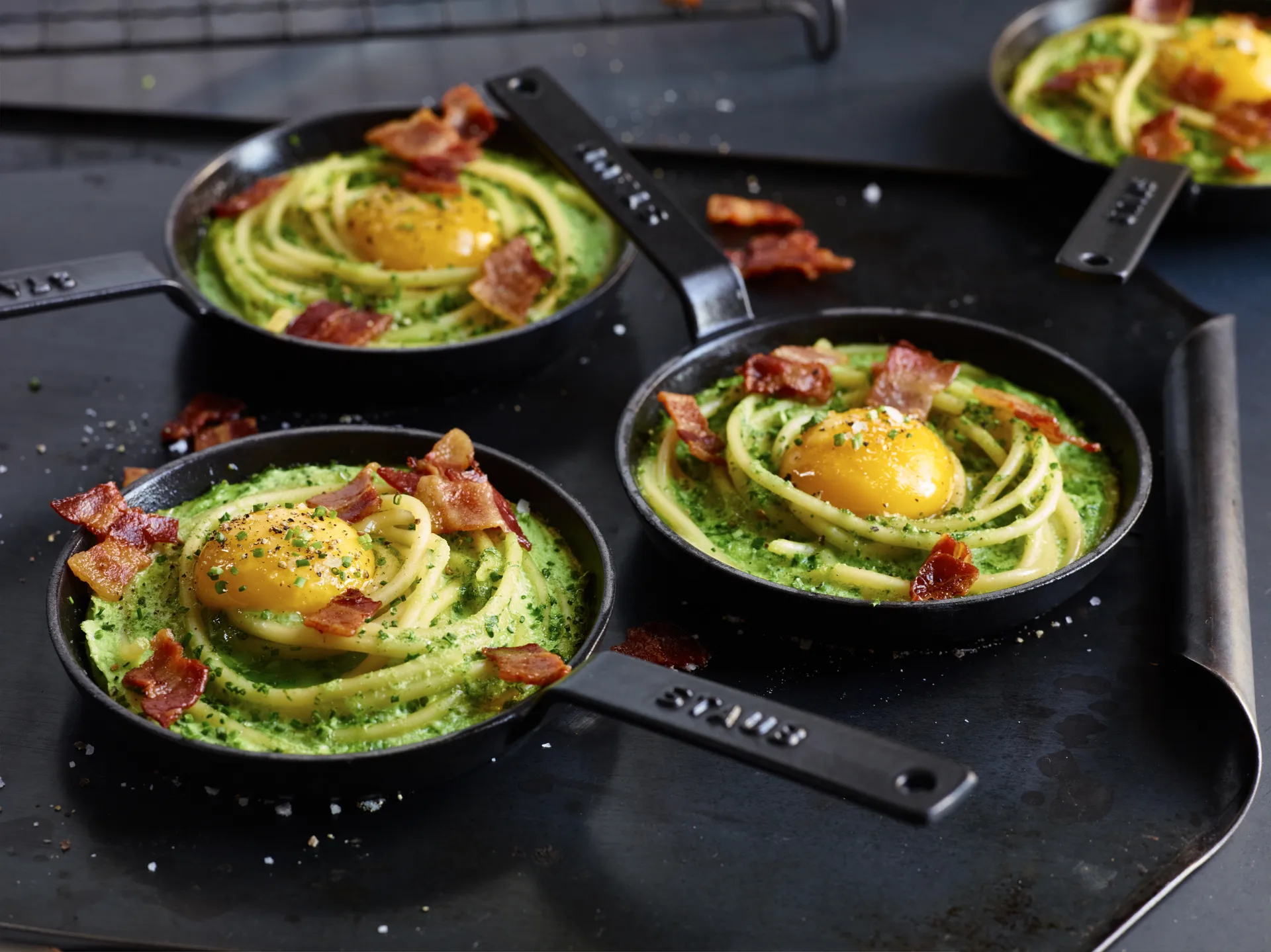 Żeliwna mini patelnia Staub 0,15 L, Czarny STAUB