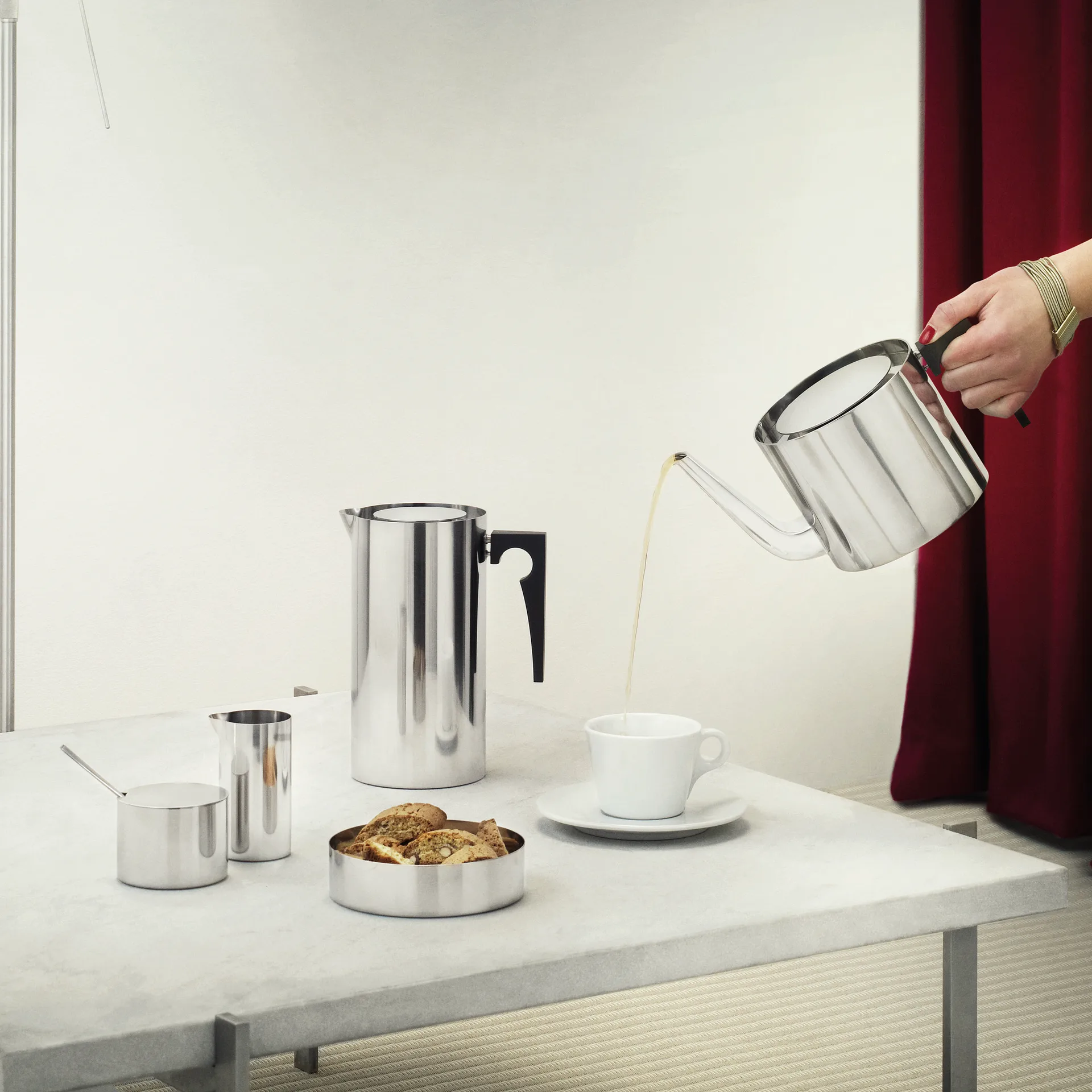 AJ cylinda- cukiernica, Nierdzewne Stelton