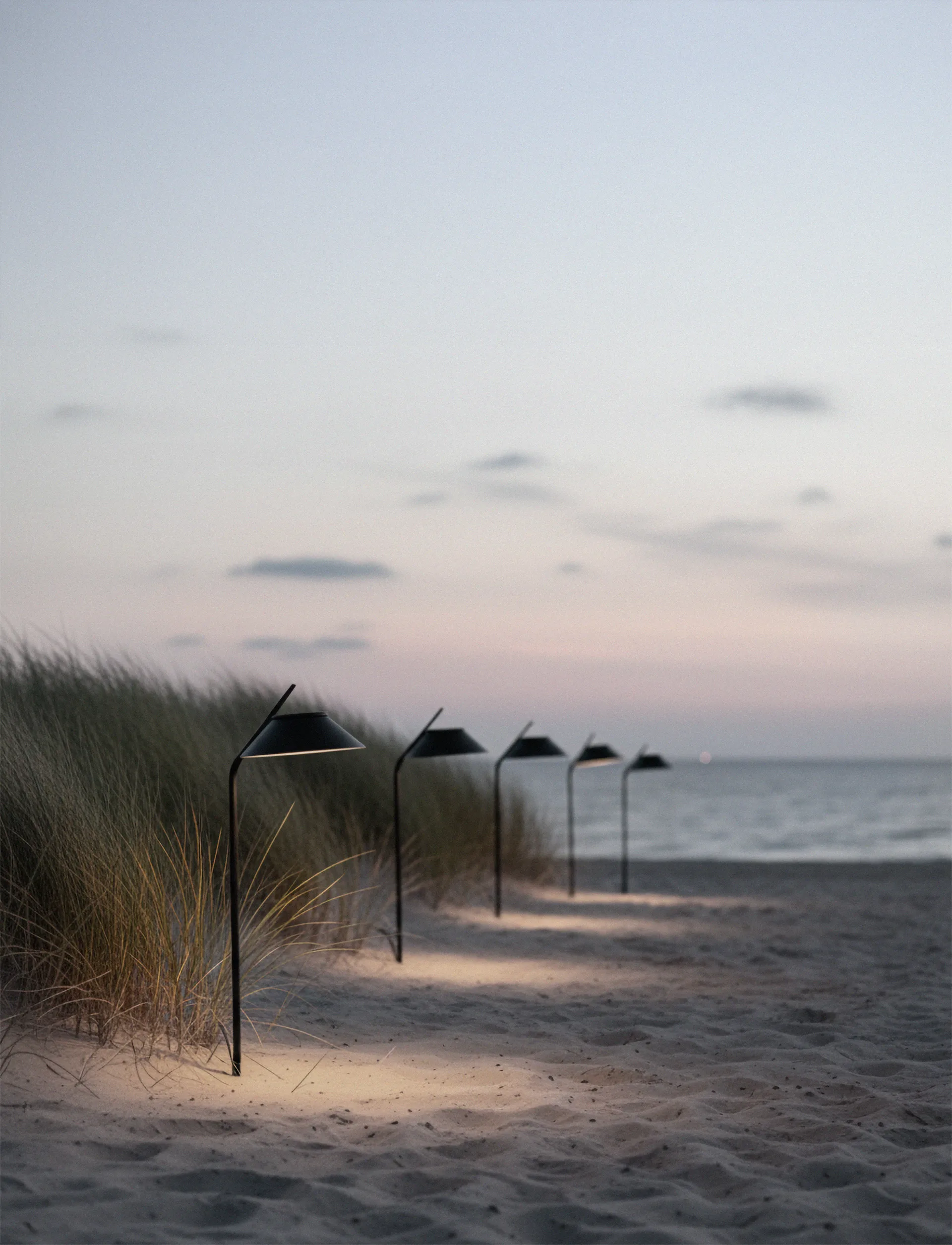 Lampa solarna Vinkel, słupek ze statywem, Black Stelton