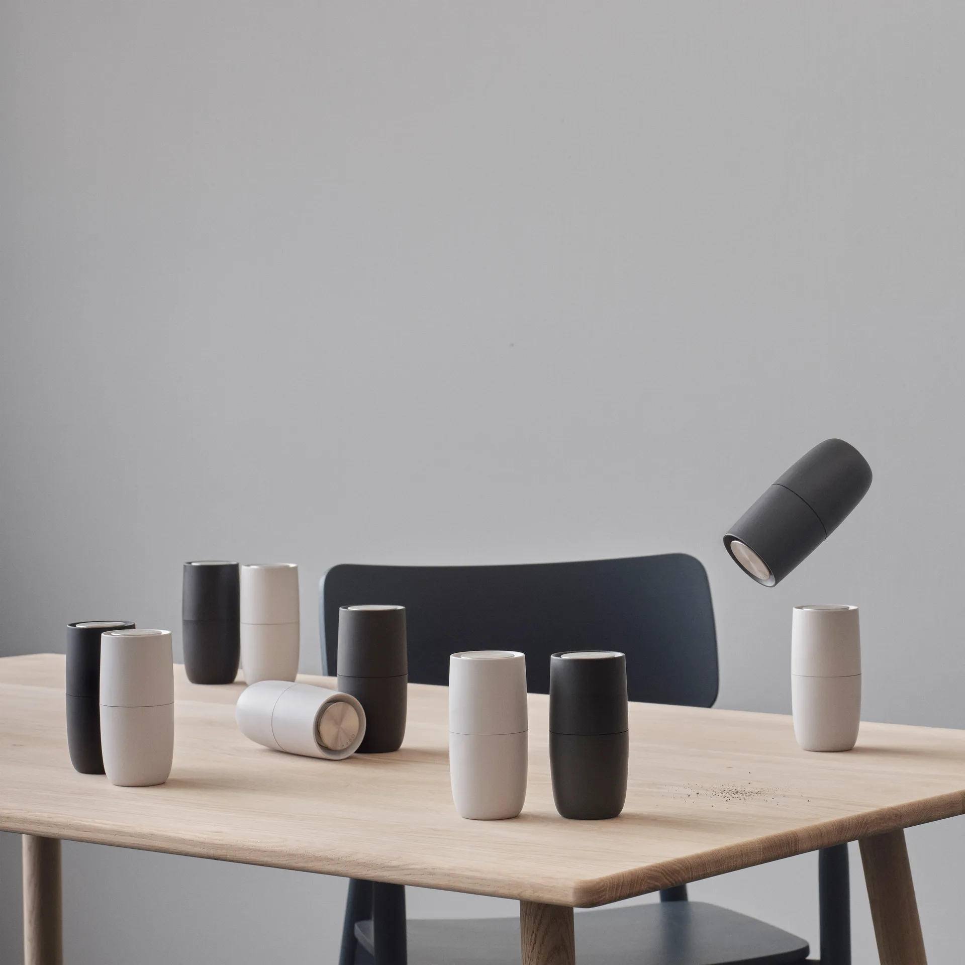 Młynek do soli Foster, Light grey Stelton