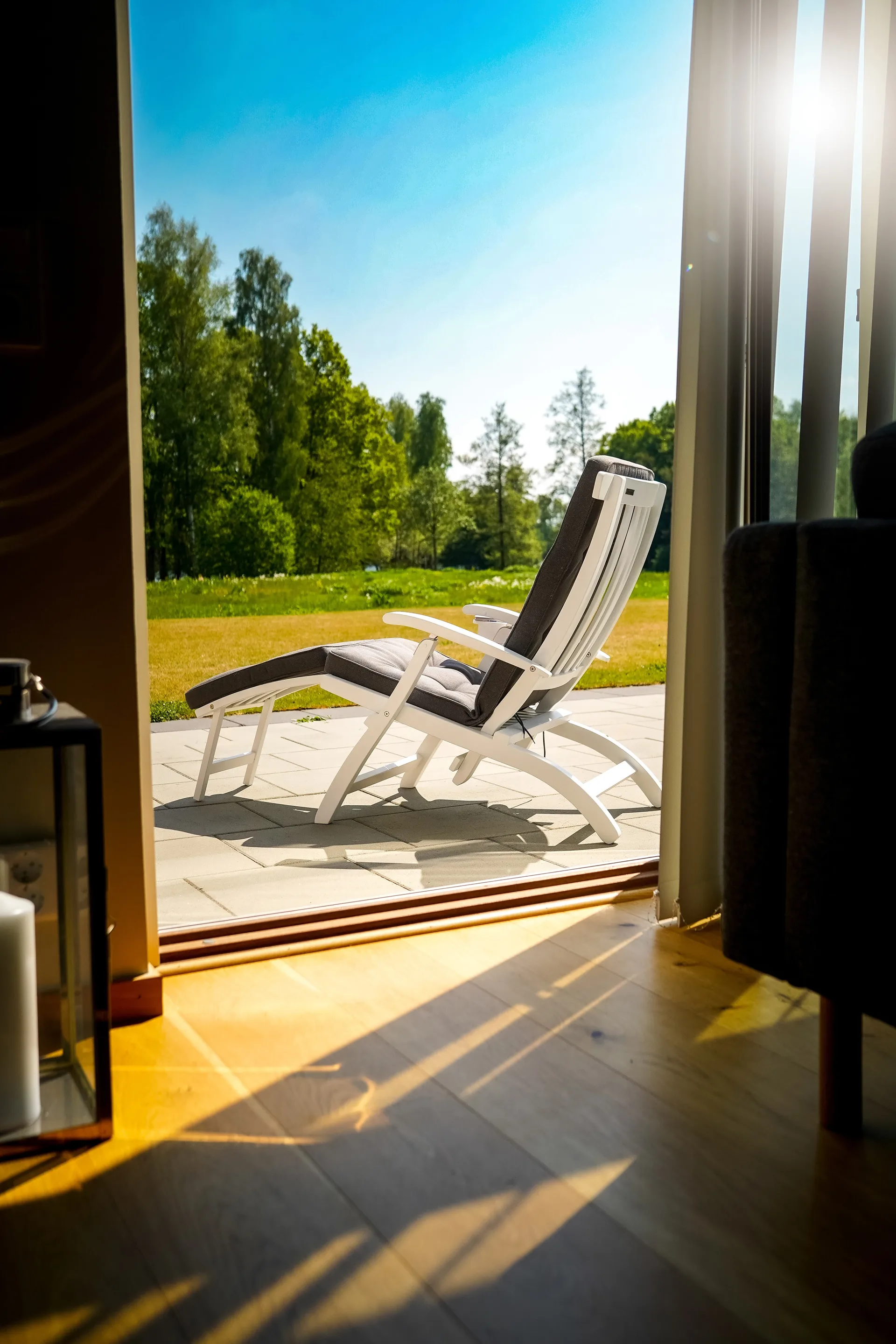 Lobby leżak, Zawiera tacę i pokrowiec przeciwdeszczowy Stockamöllan