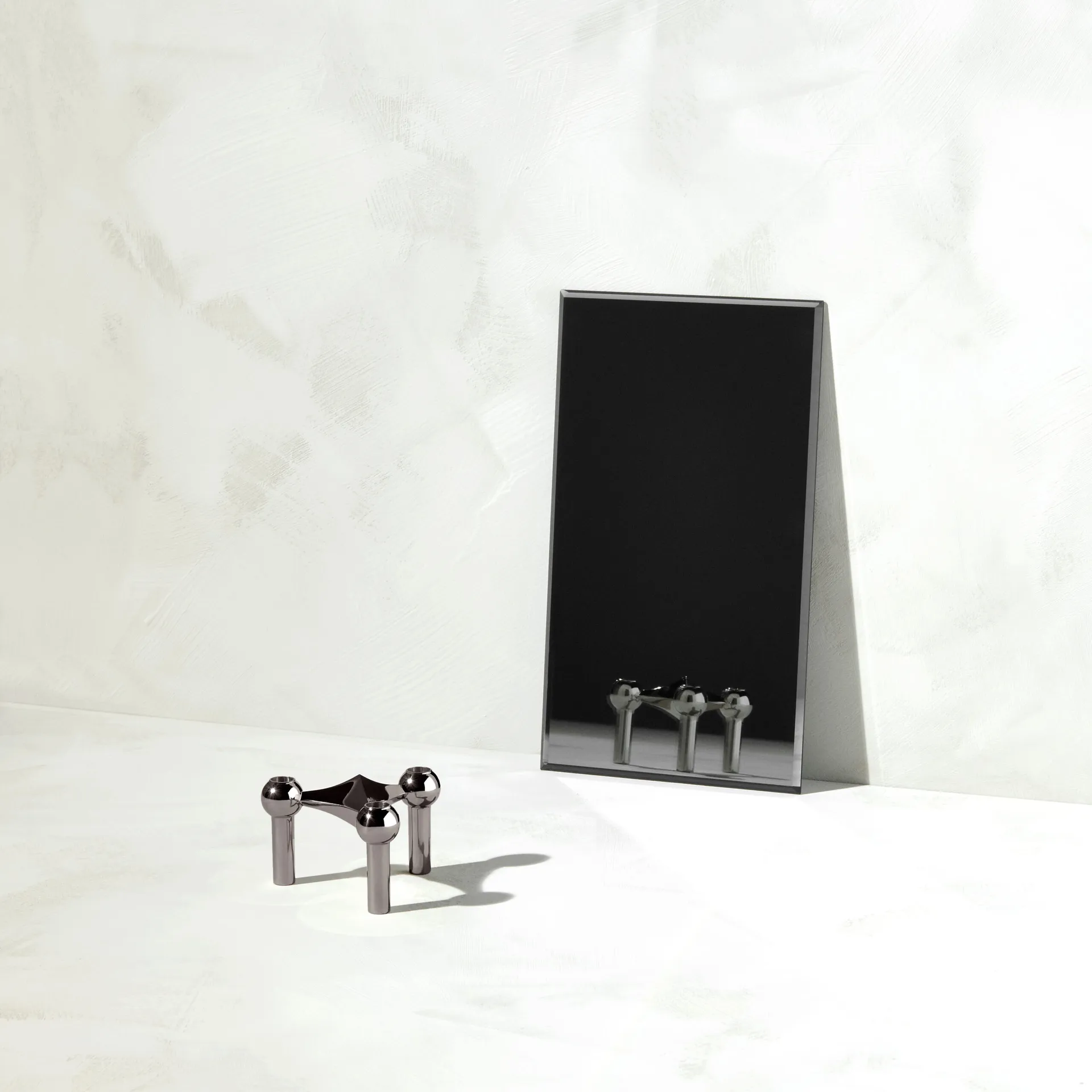 Świecznik STOFF Nagel, Czarny chrom STOFF