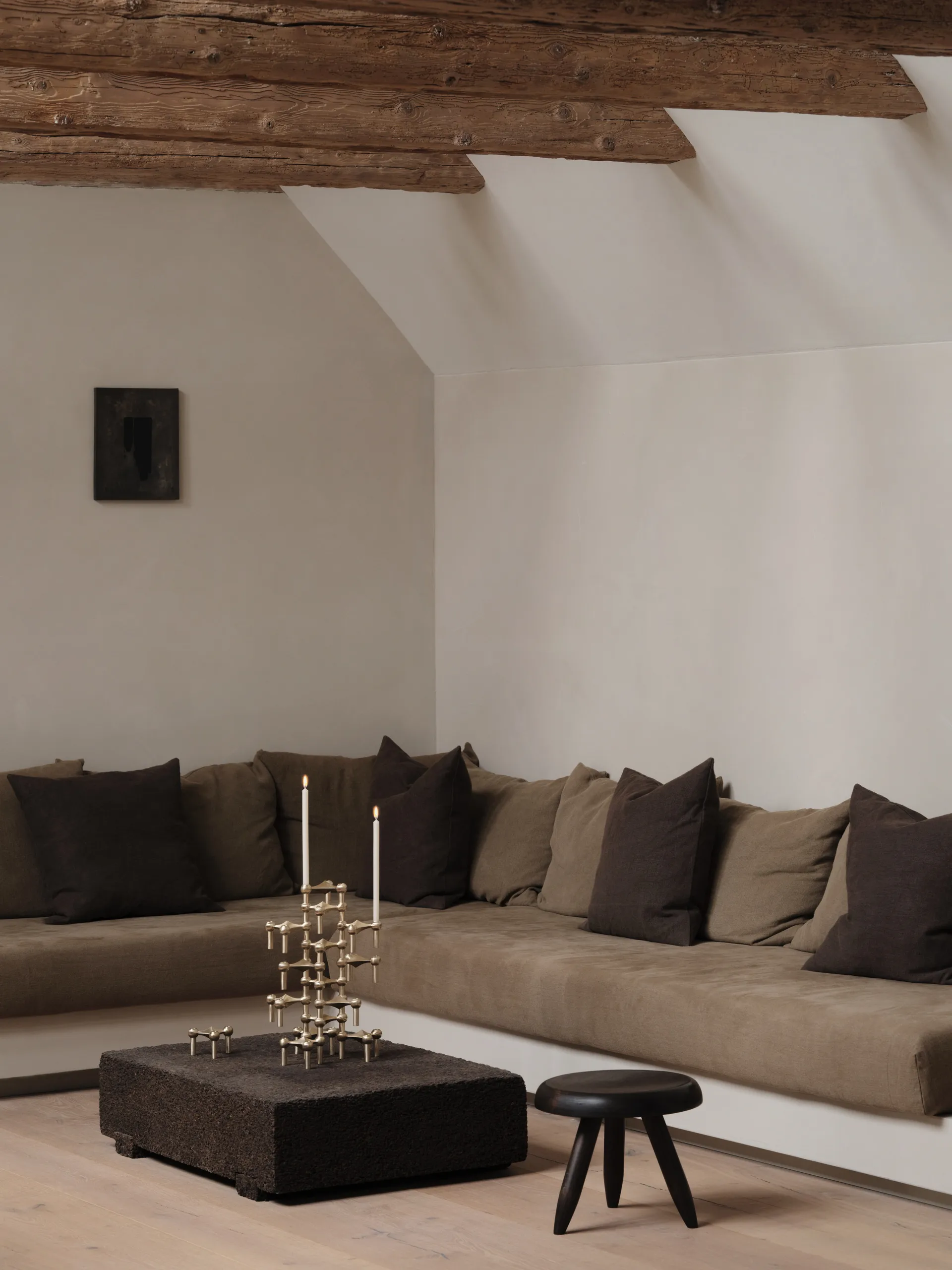 Świecznik STOFF Nagel, Szczotkowana mosiądz STOFF