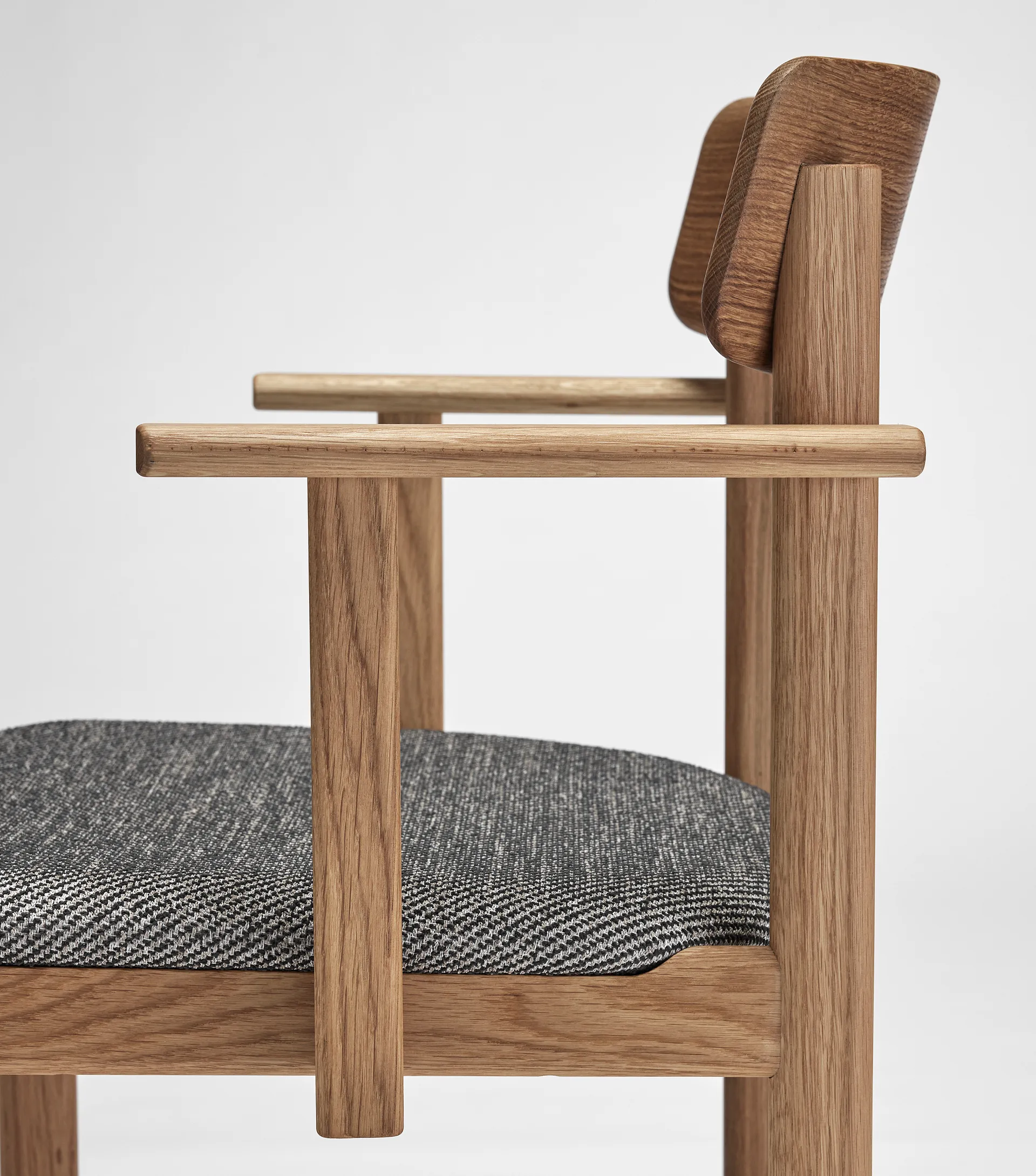 Krzesło z podłokietnikami Pal , Dąb, naturalny olej-Tornado V3576 Stolab