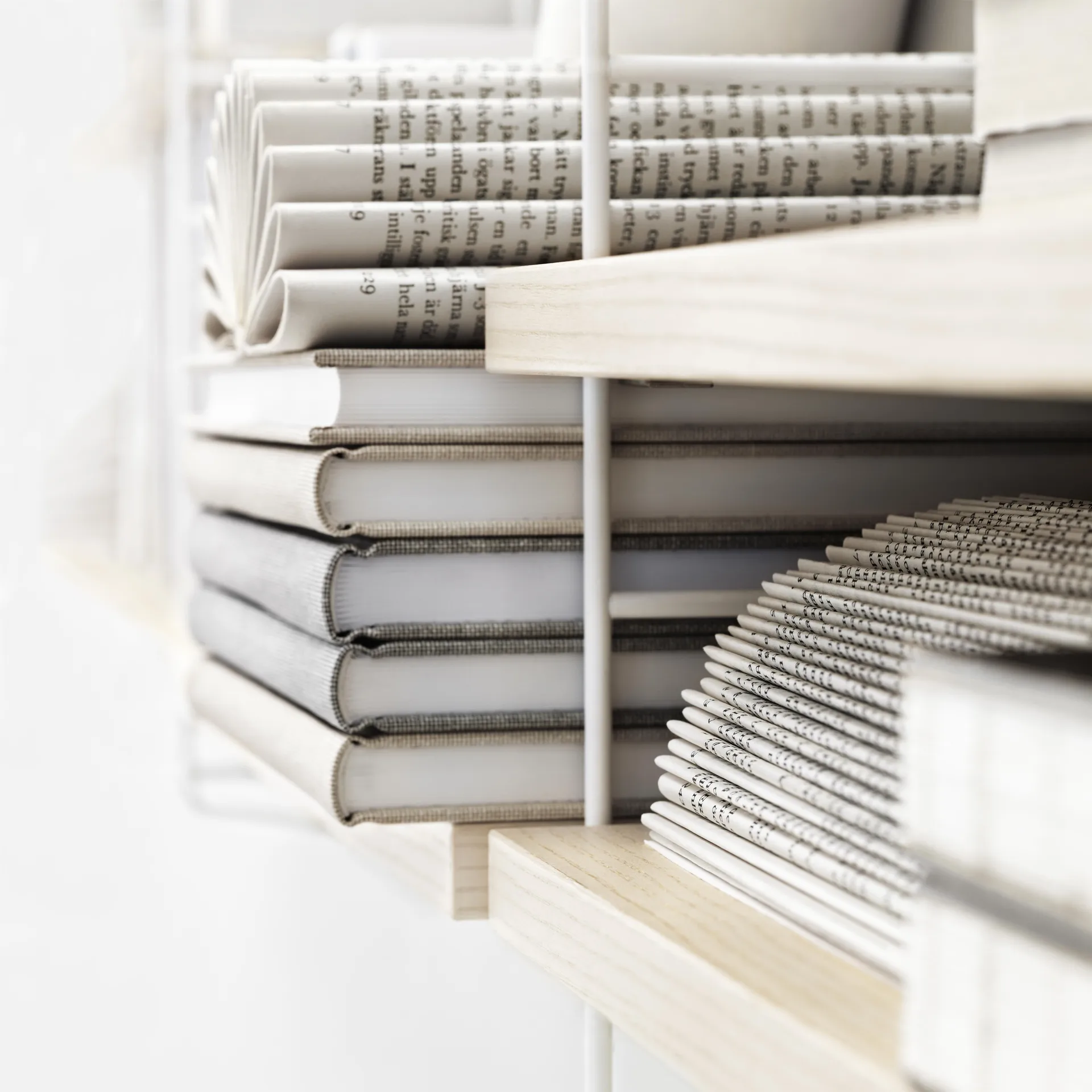 Półka String Pocket, Jesion - biały panel String