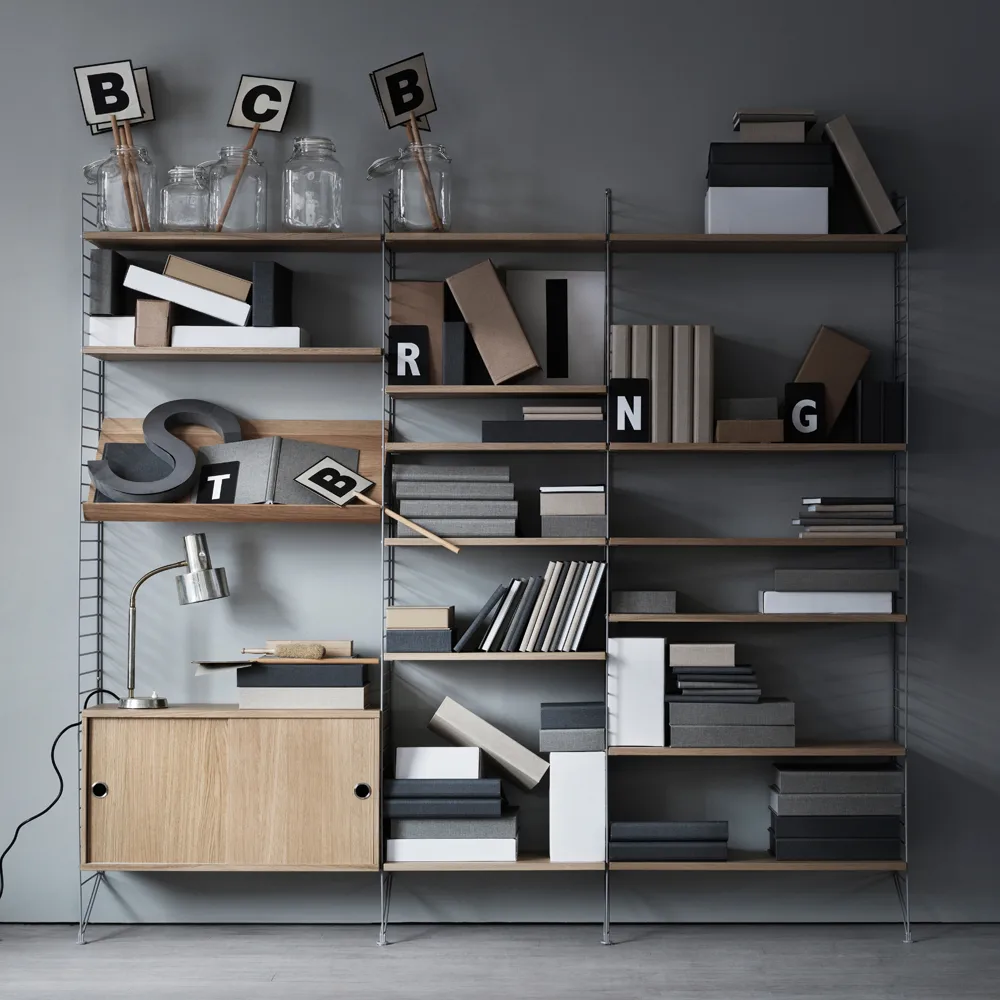 String półka na czasopisma drewniana, Pudełko czarny bejca, 58x30 cm String