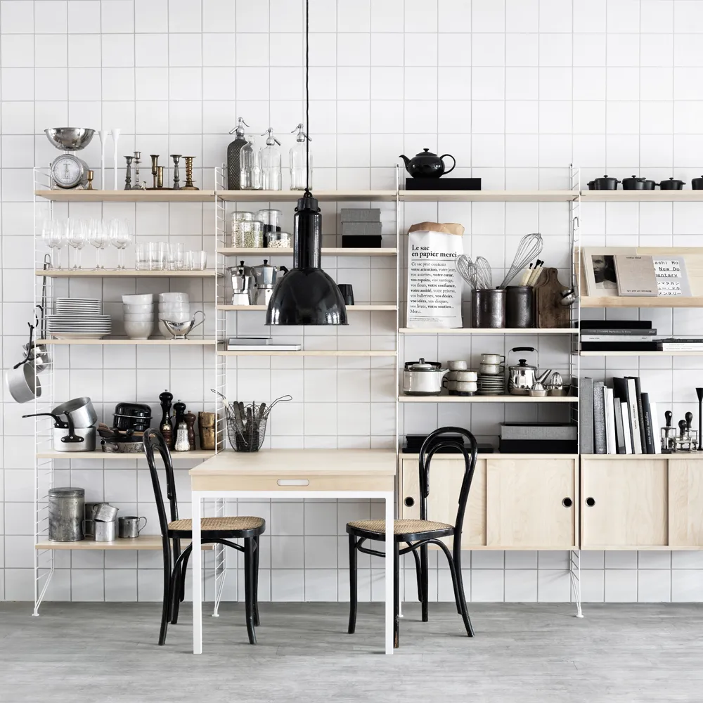 String stół składany, Beżowy-beżowe metalowe nogi String