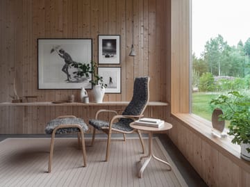 Fotel i podnóżek Lamino dąb olejowany/skóra jagnięca - Sahara (orzechowy brąz) - Swedese