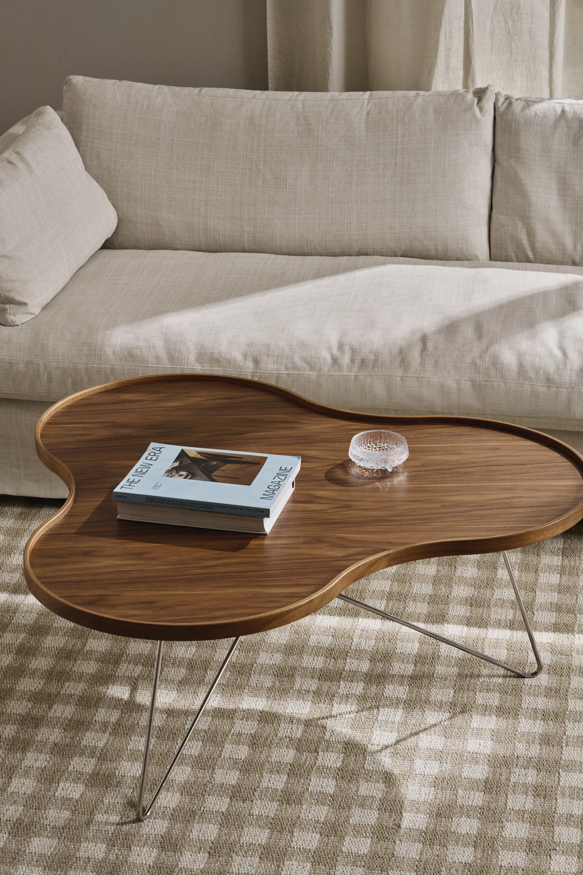 Stół Flower Mono, edycja specjalna, 107x114 cm, H45 cm - lakierowany orzech - chromowana stal Swedese