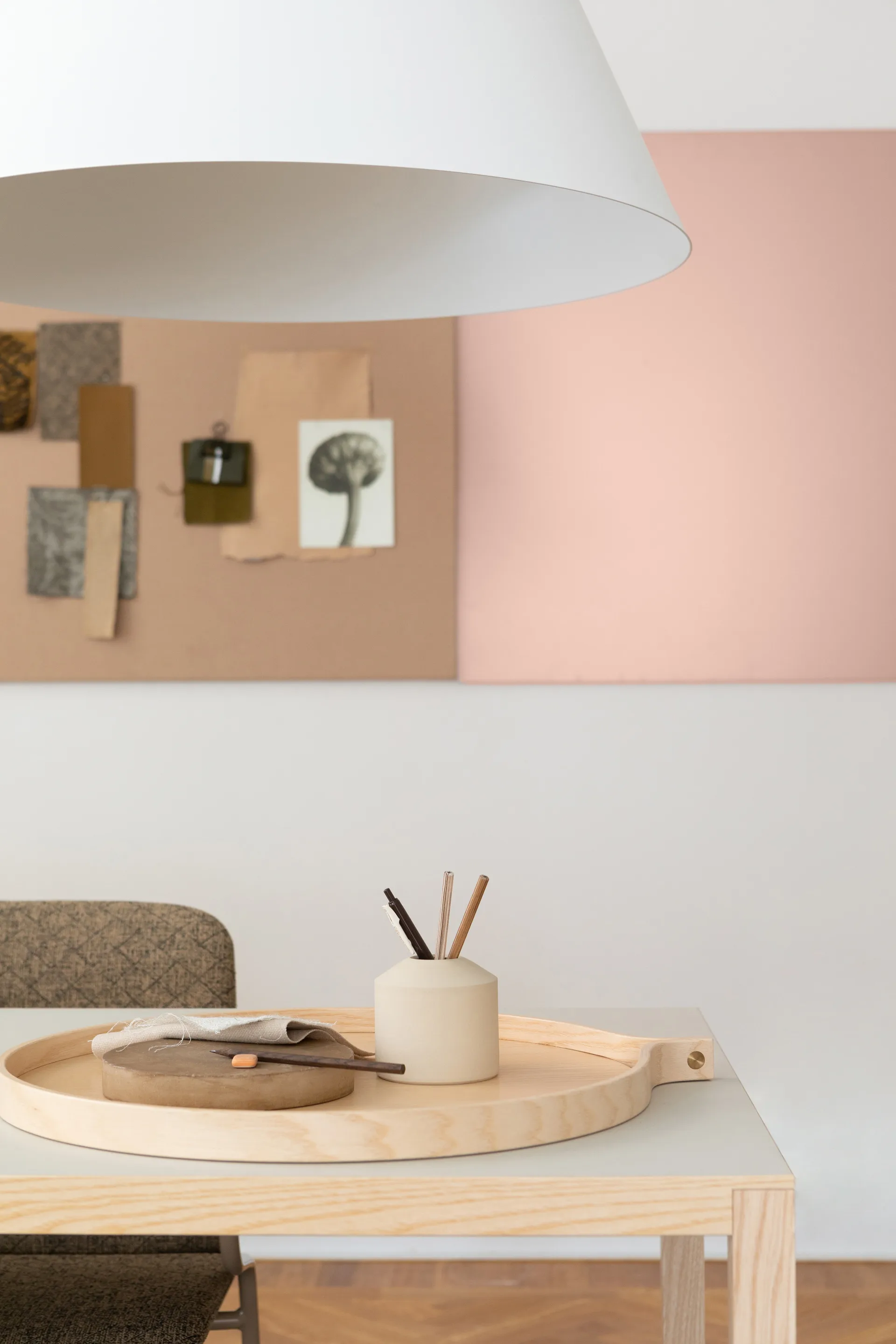 Taca Comma Ø52 cm, Jesion lakierowany Swedese