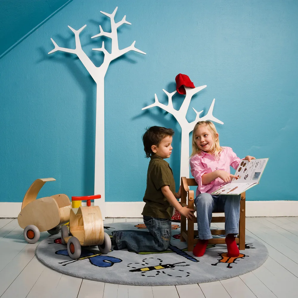 Tree wieszak podłogowy, dąb lakier bezbarwny Swedese