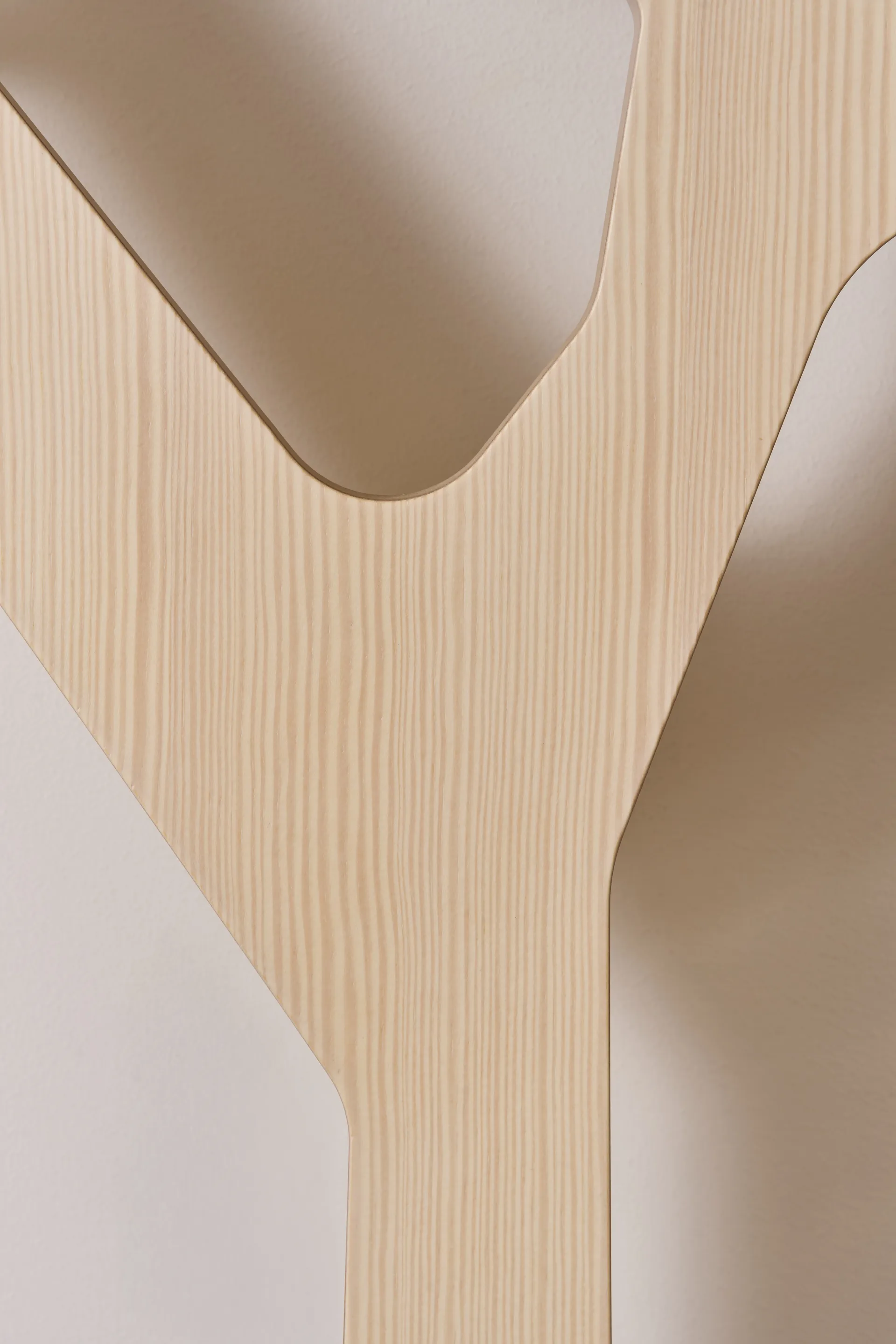 Wieszak ścienny na ubrania Tree Wall Special Edition 194 cm, Sosna bielona Swedese