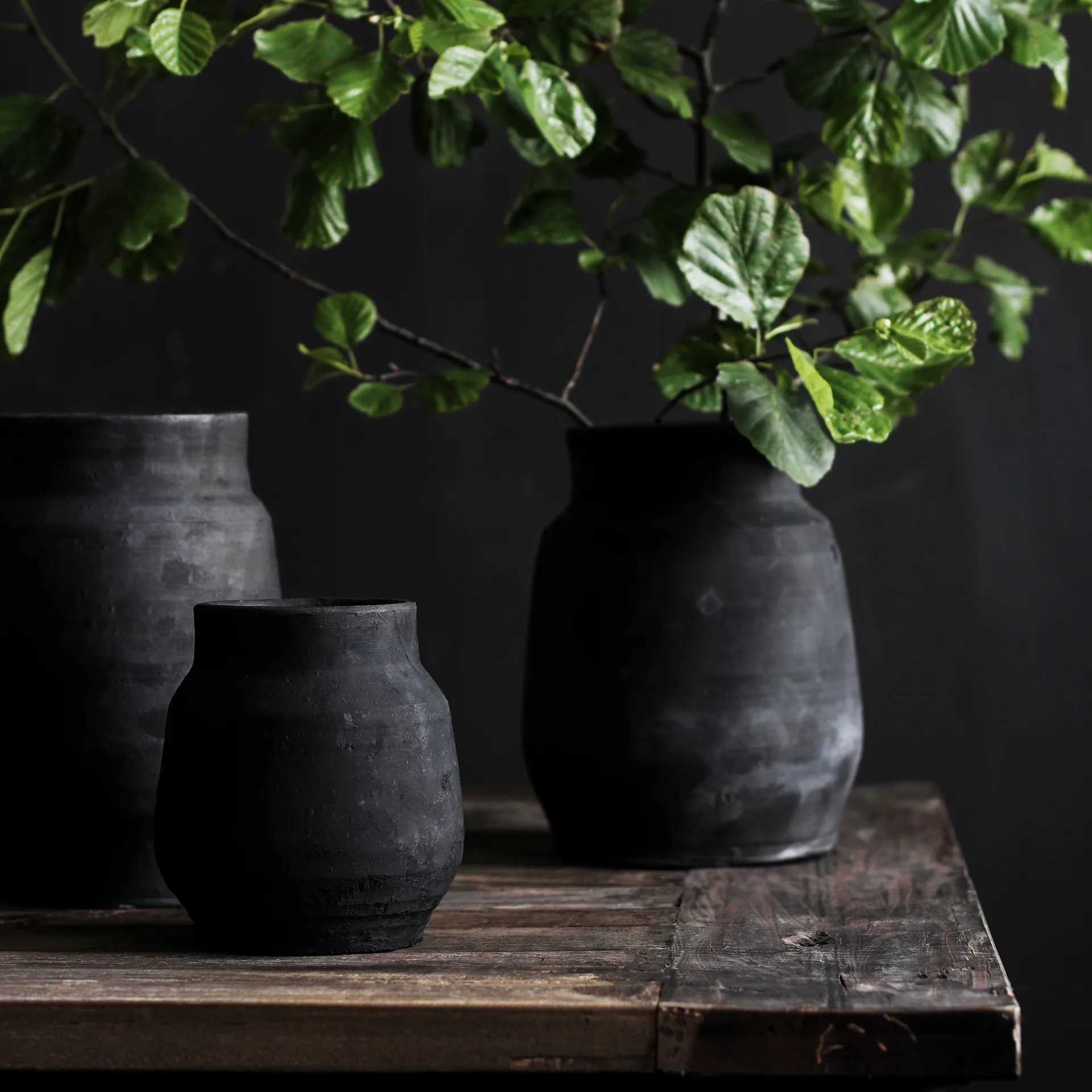 Doniczka Hero S Ø12 cm, Czarny Tell Me More