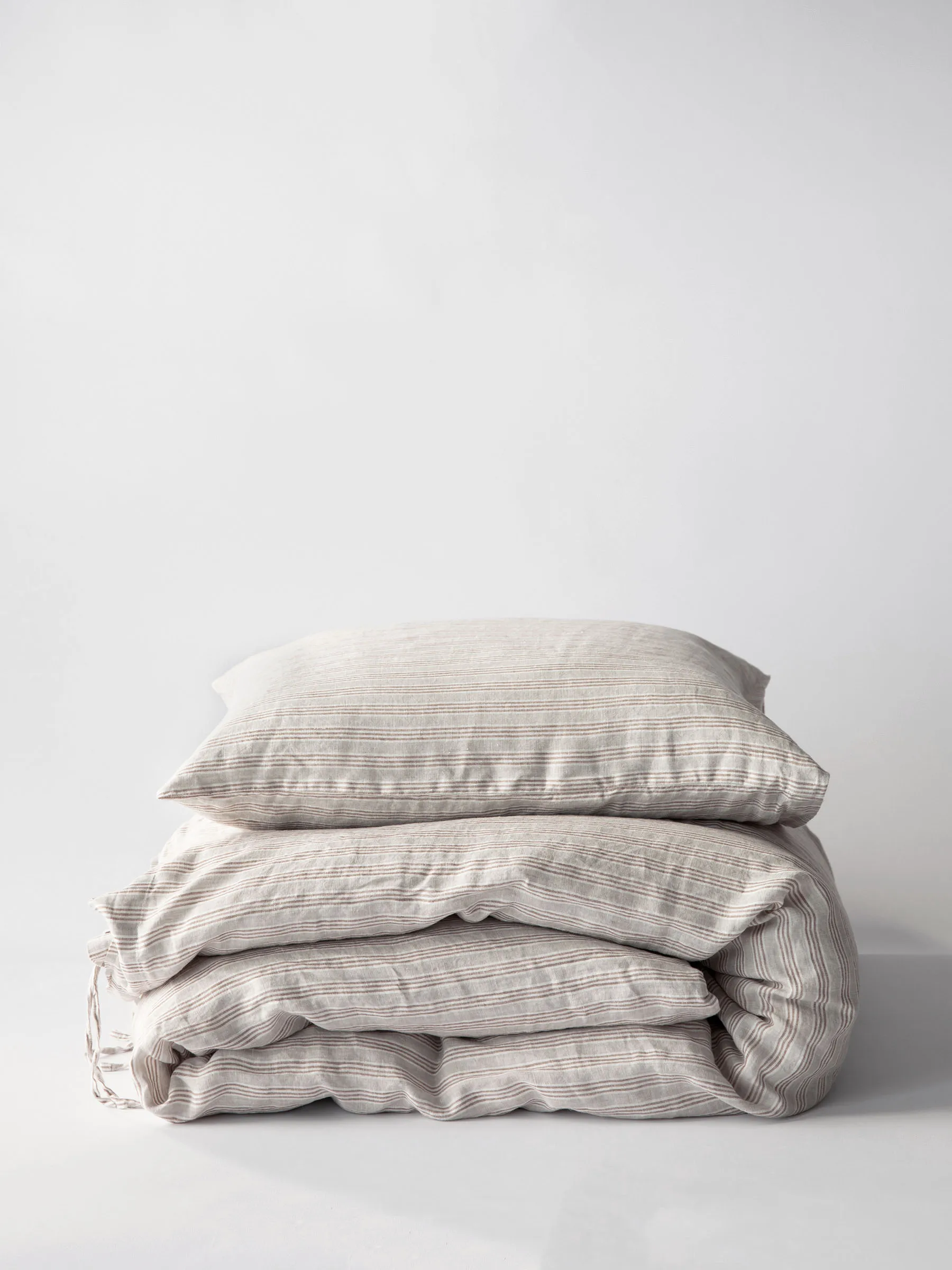 Lniana poszwa na kołdrę 150x200 cm, Orzechowy pasek Tell Me More