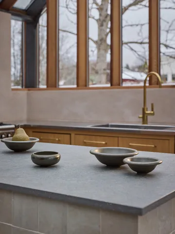 Miska Elba - Green brown, Ø13 cm - Tell Me More