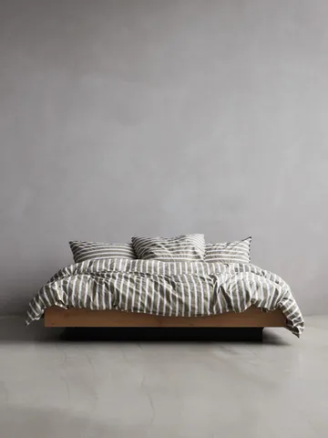 Pościel bawełniana w paski Tell Me More
 - Olive, 240x220 cm - Tell Me More