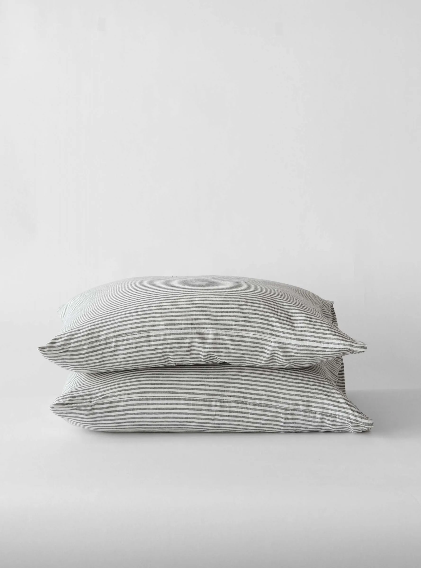 Poszewka lniana stonewashed 50x70 cm 2-pak, Grey-white Tell Me More