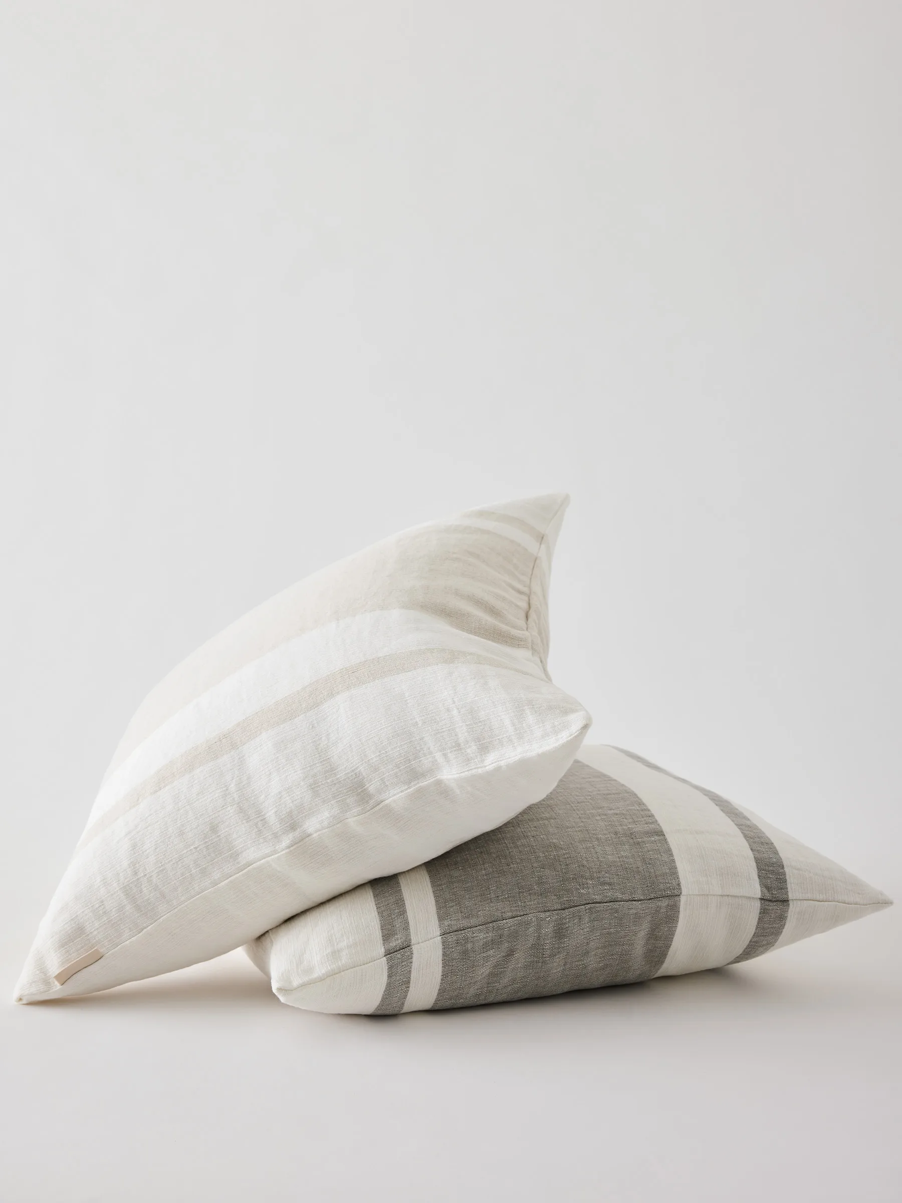 Poszewka na poduszkę Jules, Green stripe, 50x50 cm Tell Me More