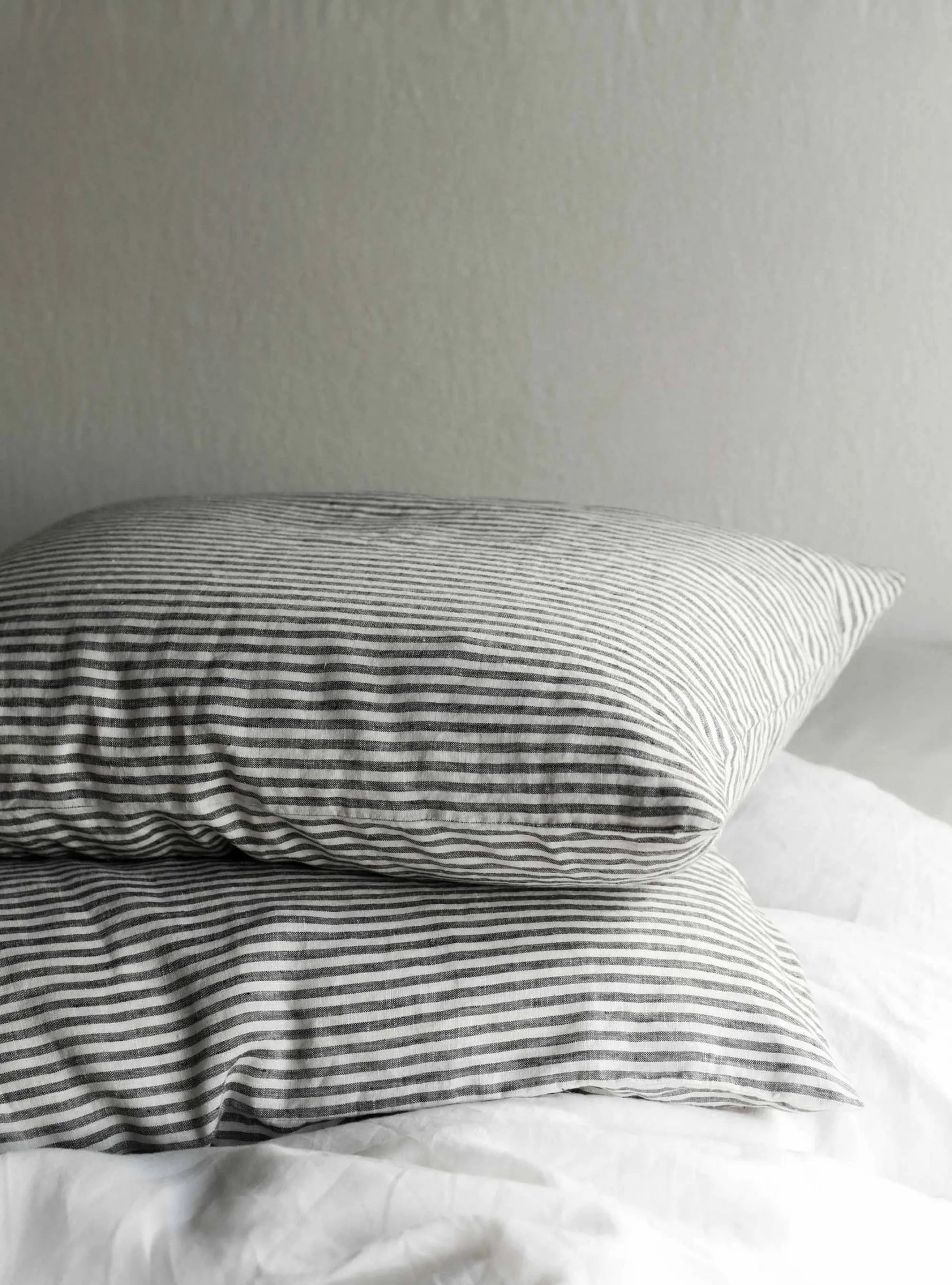 Poszewka na poduszkę Stonewashed linen 50x60 cm, 2-pak, Grey-white Tell Me More