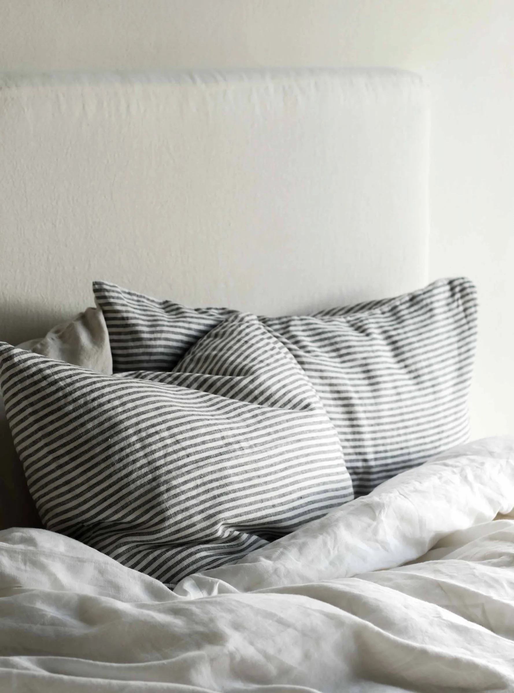 Poszewka na poduszkę Stonewashed linen 50x60 cm, 2-pak, Grey-white Tell Me More