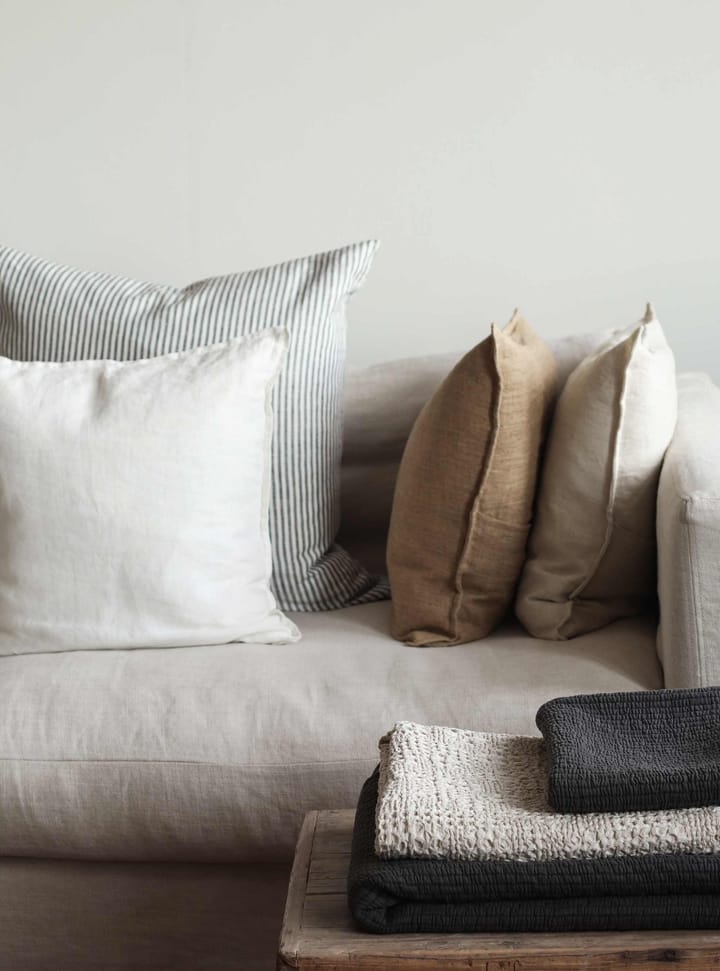 Poszewka na poduszkę Stonewashed linen 65x65 cm, Grey-white Tell Me More