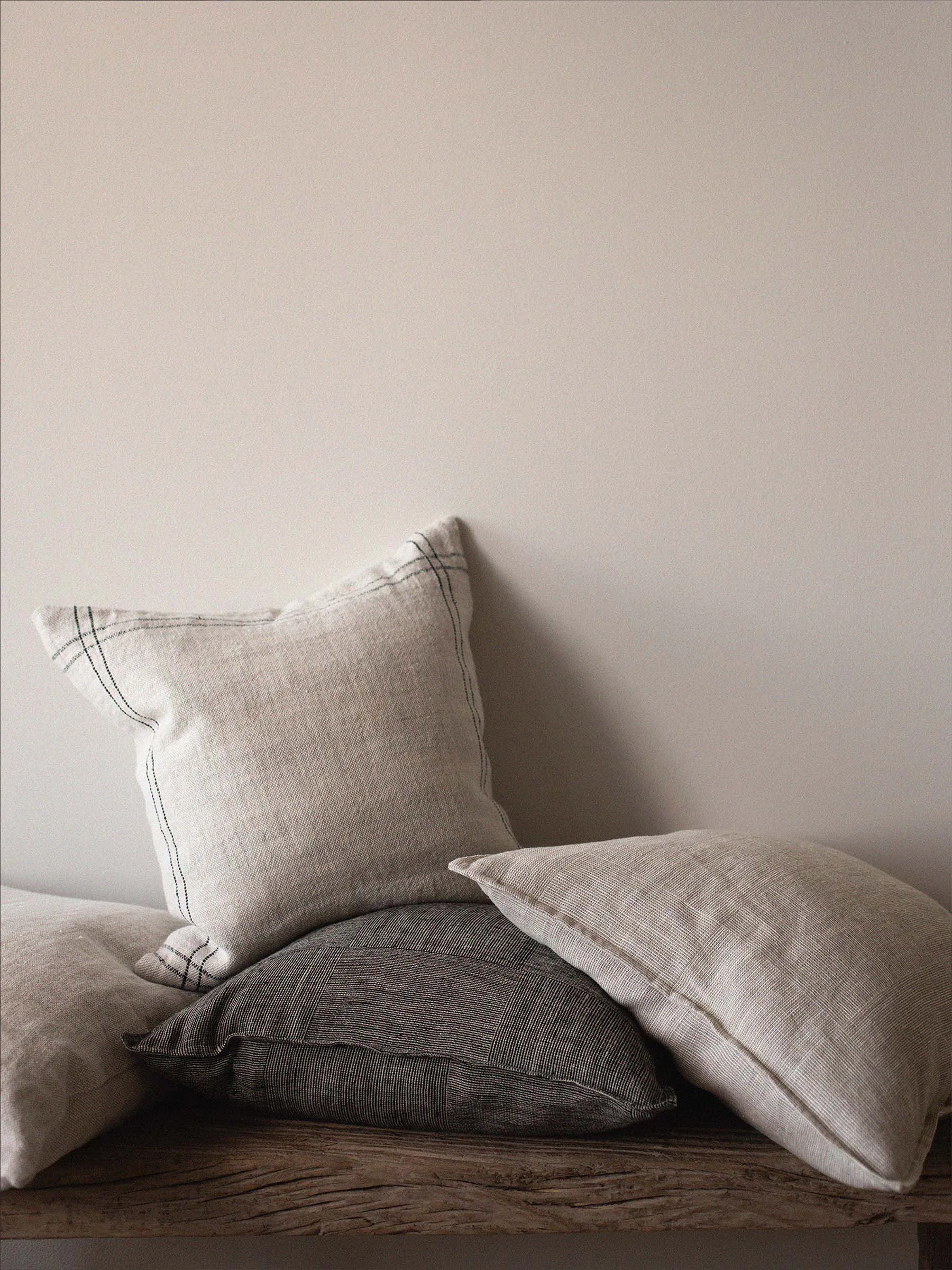 Poszewka na poduszkę Theo 50x50 cm, Czarny Tell Me More