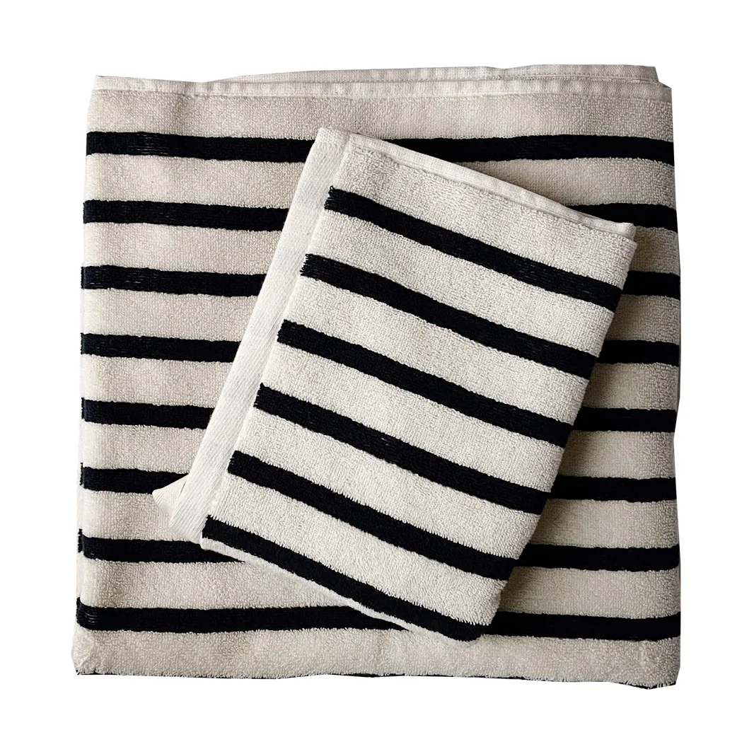 Ręcznik kąpielowy Bonnie 70x140 cm, Czarny Tell Me More