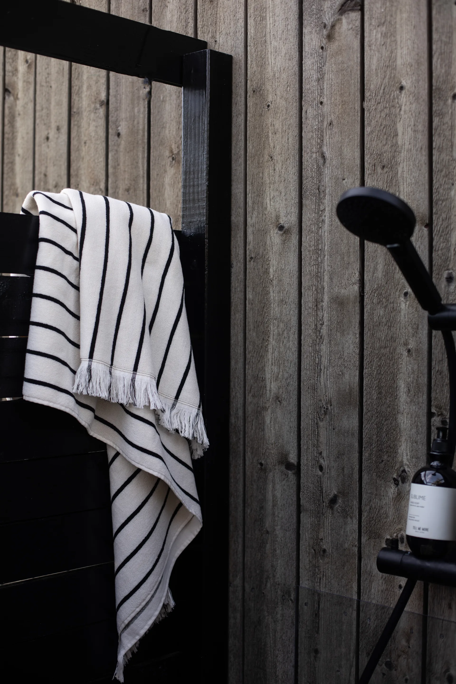 Ręcznik kąpielowy Bonnie 70x140 cm, Czarny Tell Me More