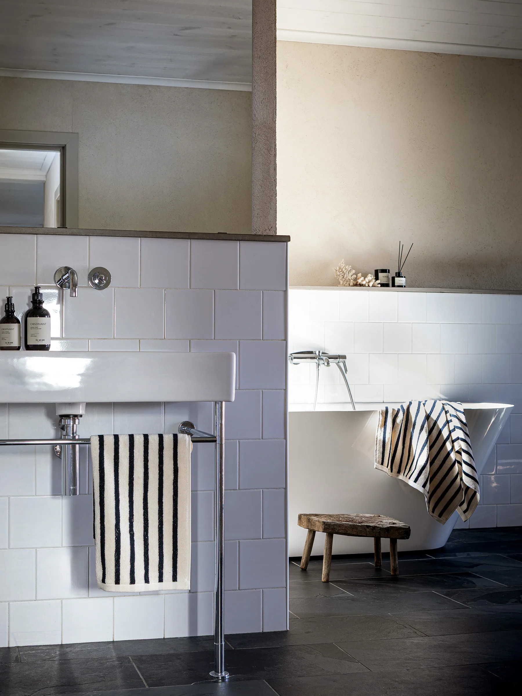 Ręcznik kąpielowy Bonnie 70x140 cm, Czarny Tell Me More