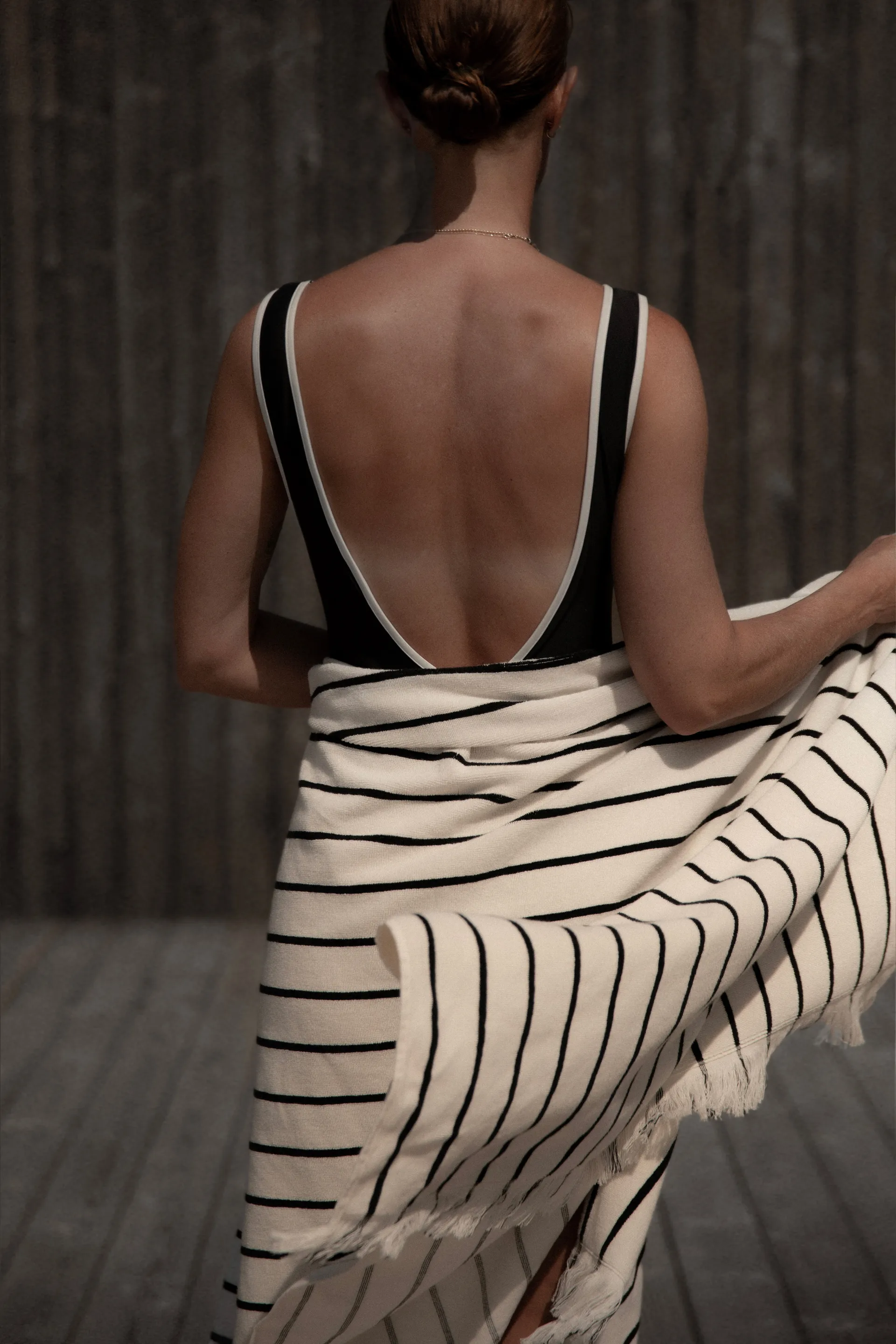 Ręcznik kąpielowy Juno 100x180 cm, Czarny Tell Me More