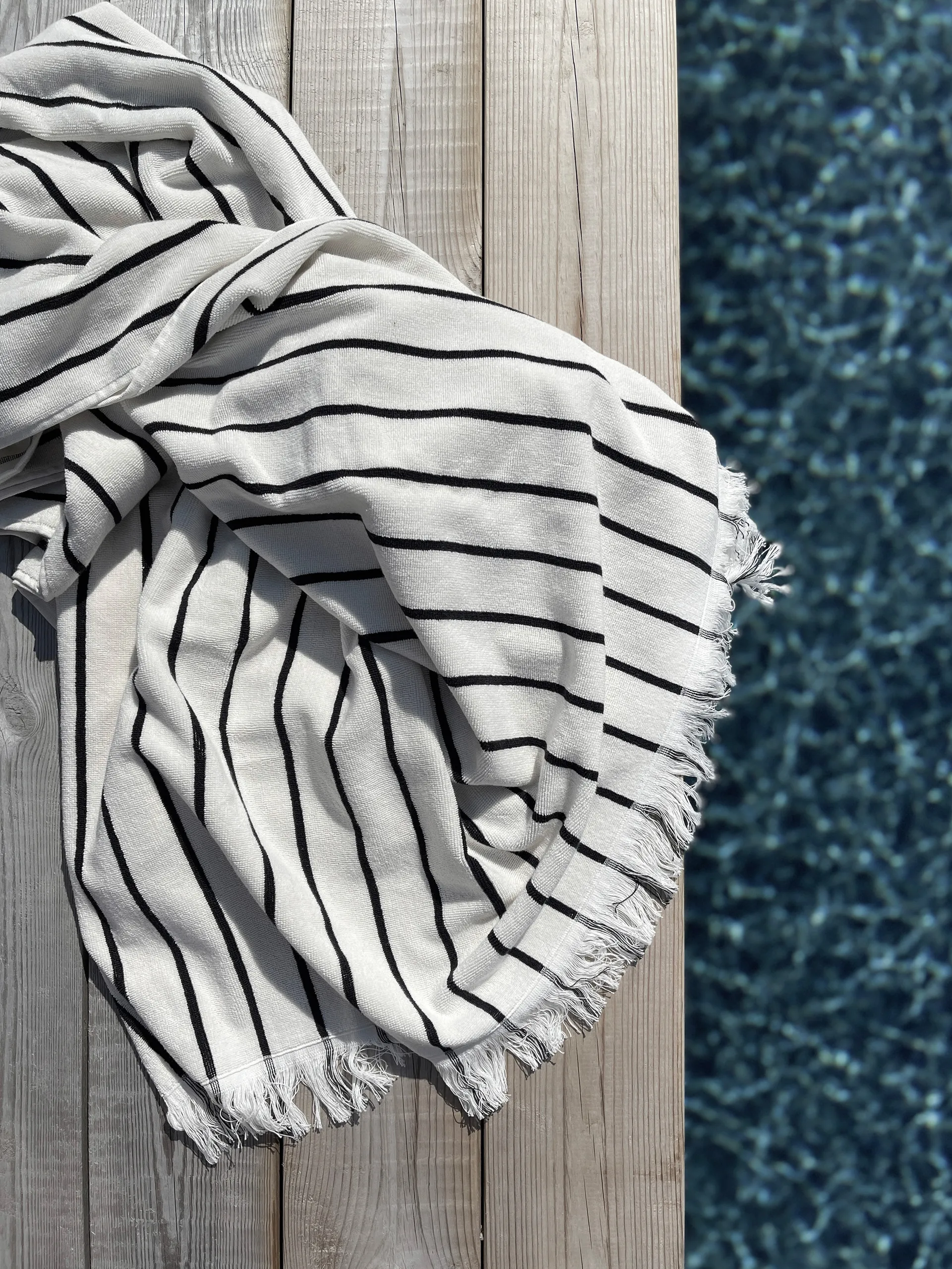 Ręcznik kąpielowy Juno 100x180 cm, Czarny Tell Me More