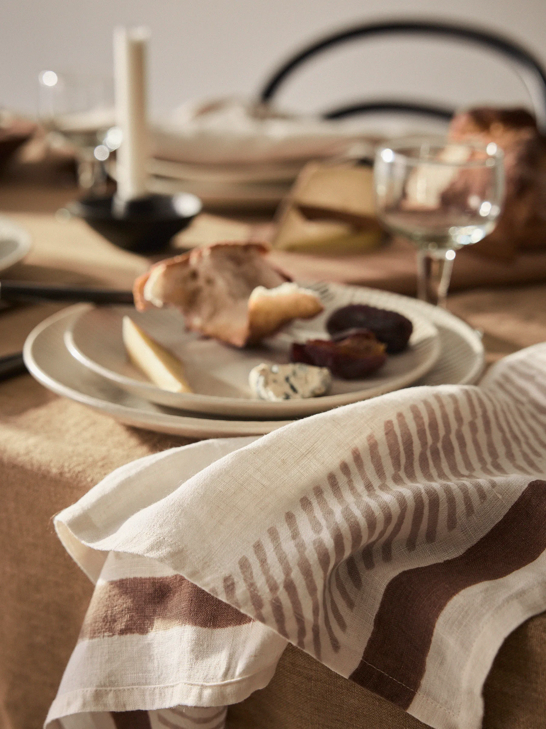 Serwetka Ella 50x50 cm, Brązowa Tell Me More