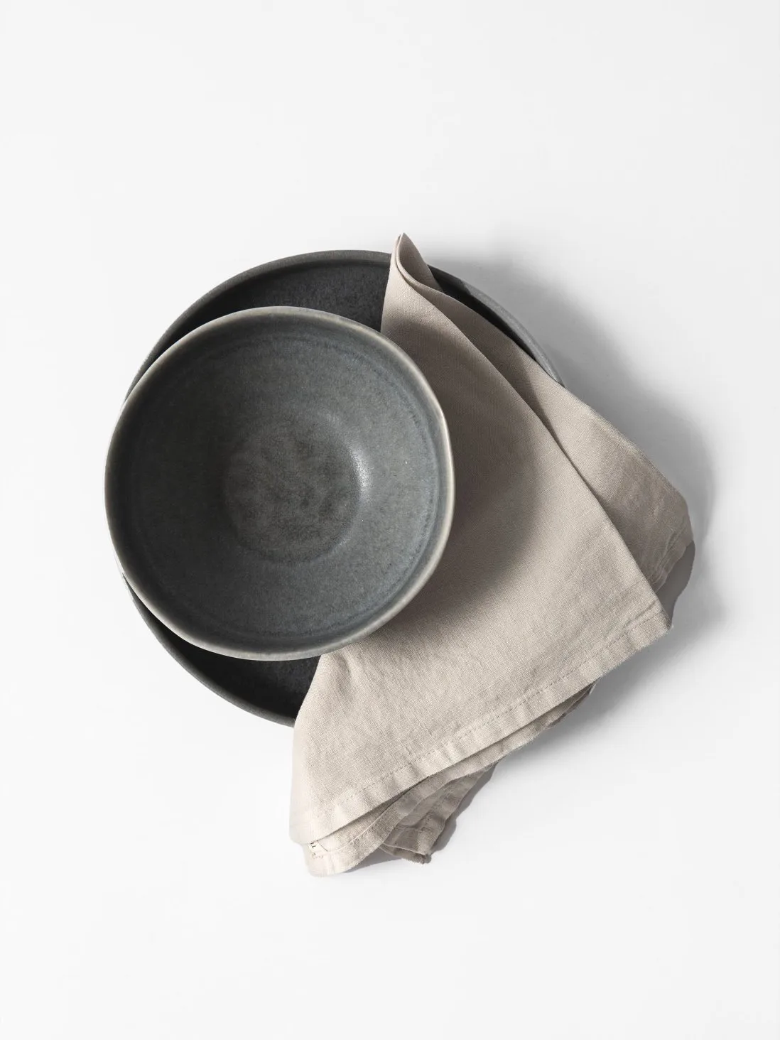 Serwetka z tkaniny Washed linen 45x45 cm, Ciepły szary Tell Me More